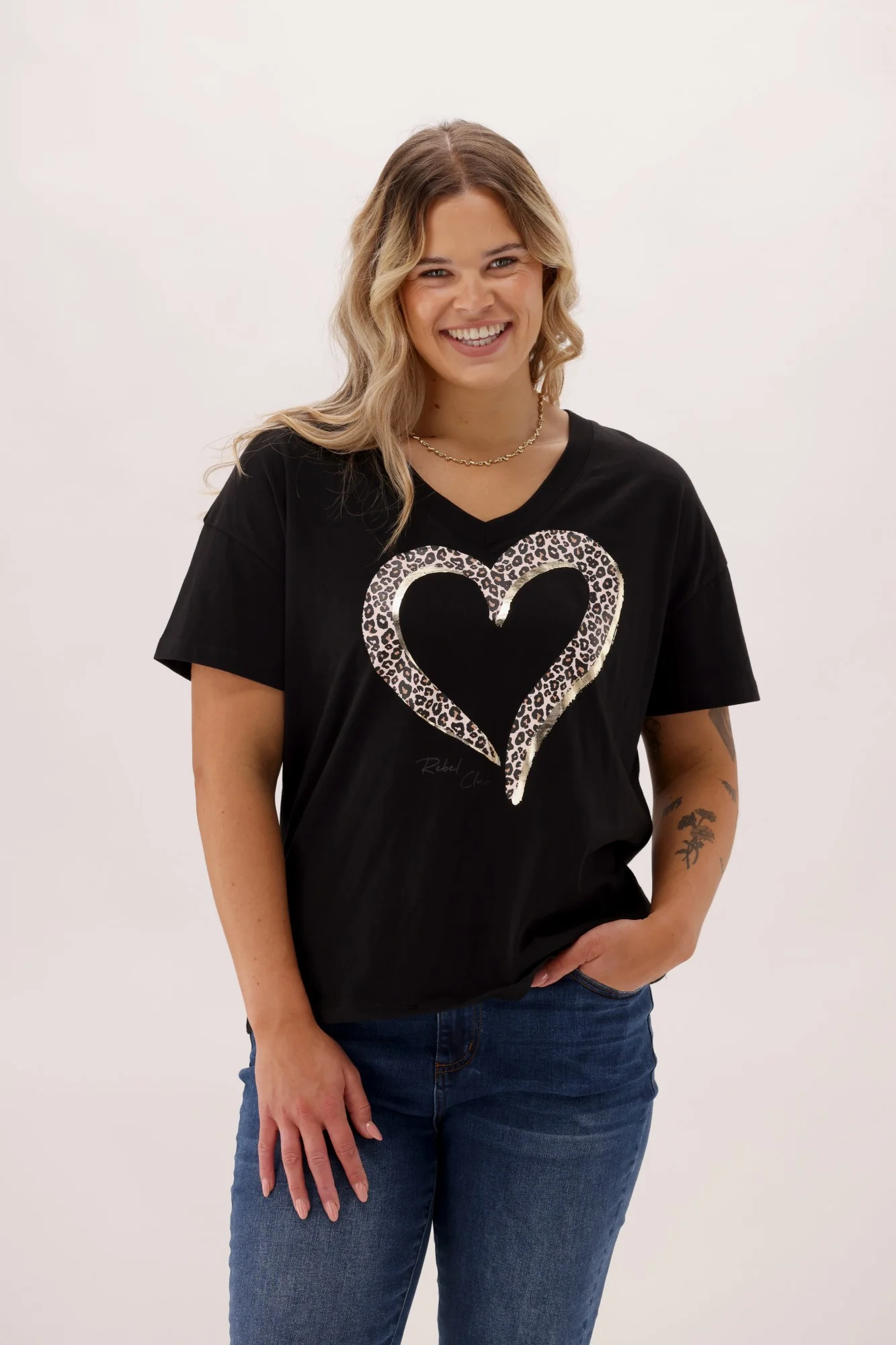 Rebel Club Brushed Heart Relaxed V Tee Black Gold - Image 2