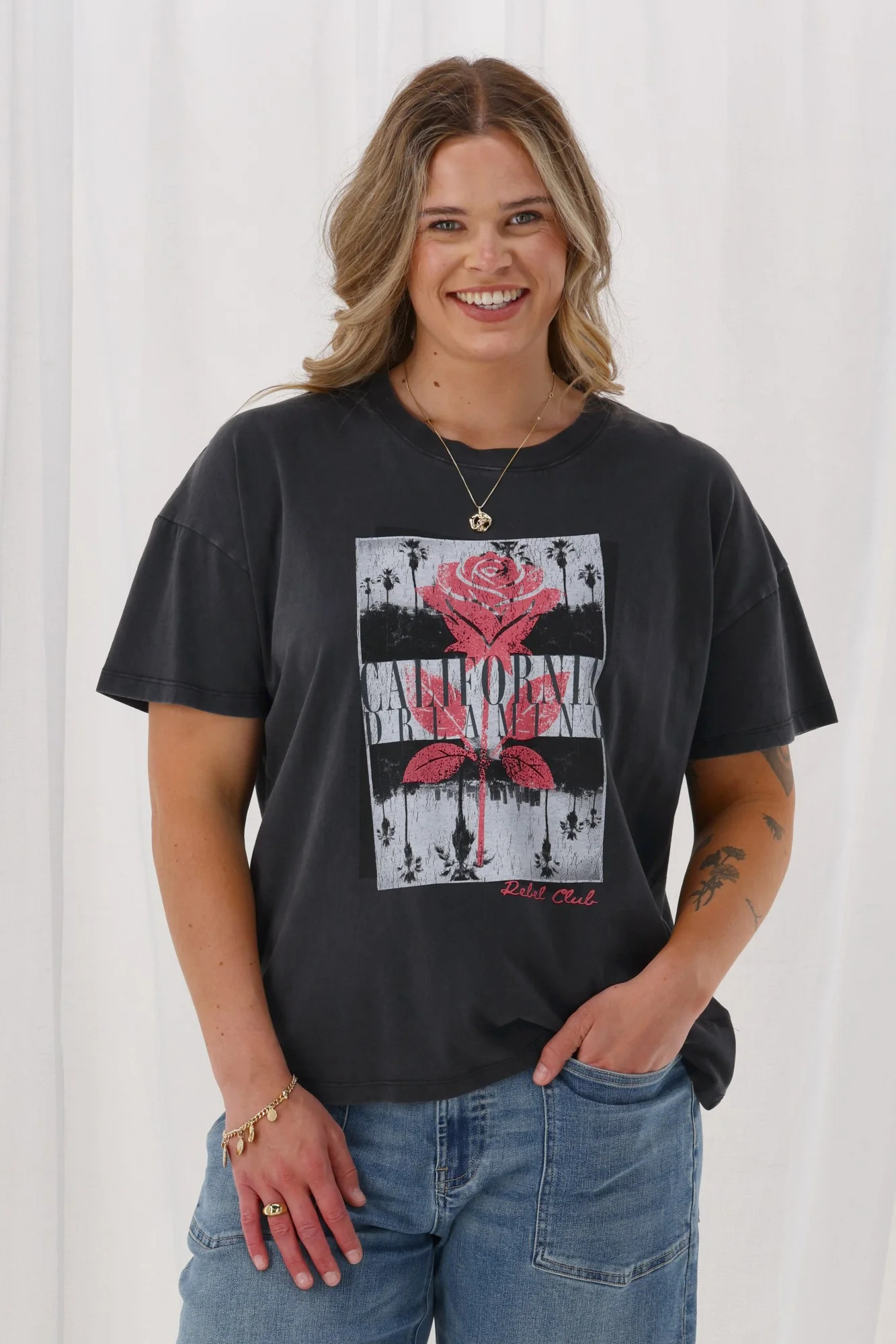 Rebel Club California Dreaming Boyfriend Tee Washed Black