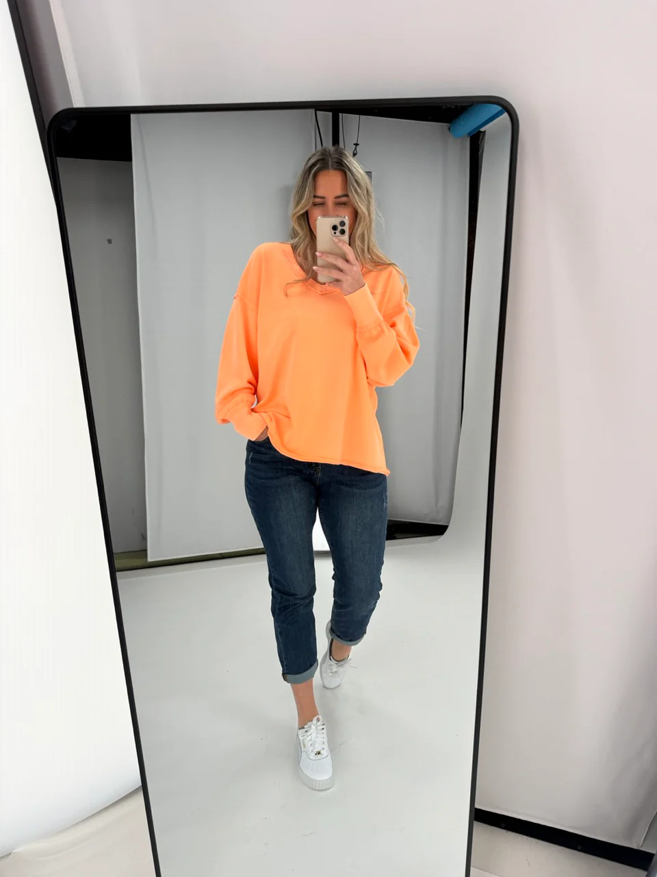 Rebel Club Easy V Sweat Orange - Image 3