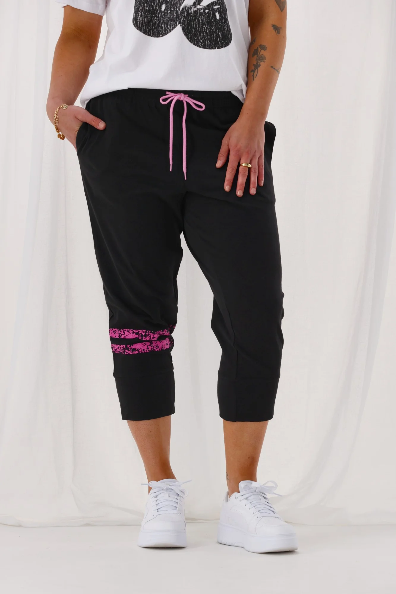 Rebel Club Half Time 3/4 Jogger Black Pink Stripe - Image 2