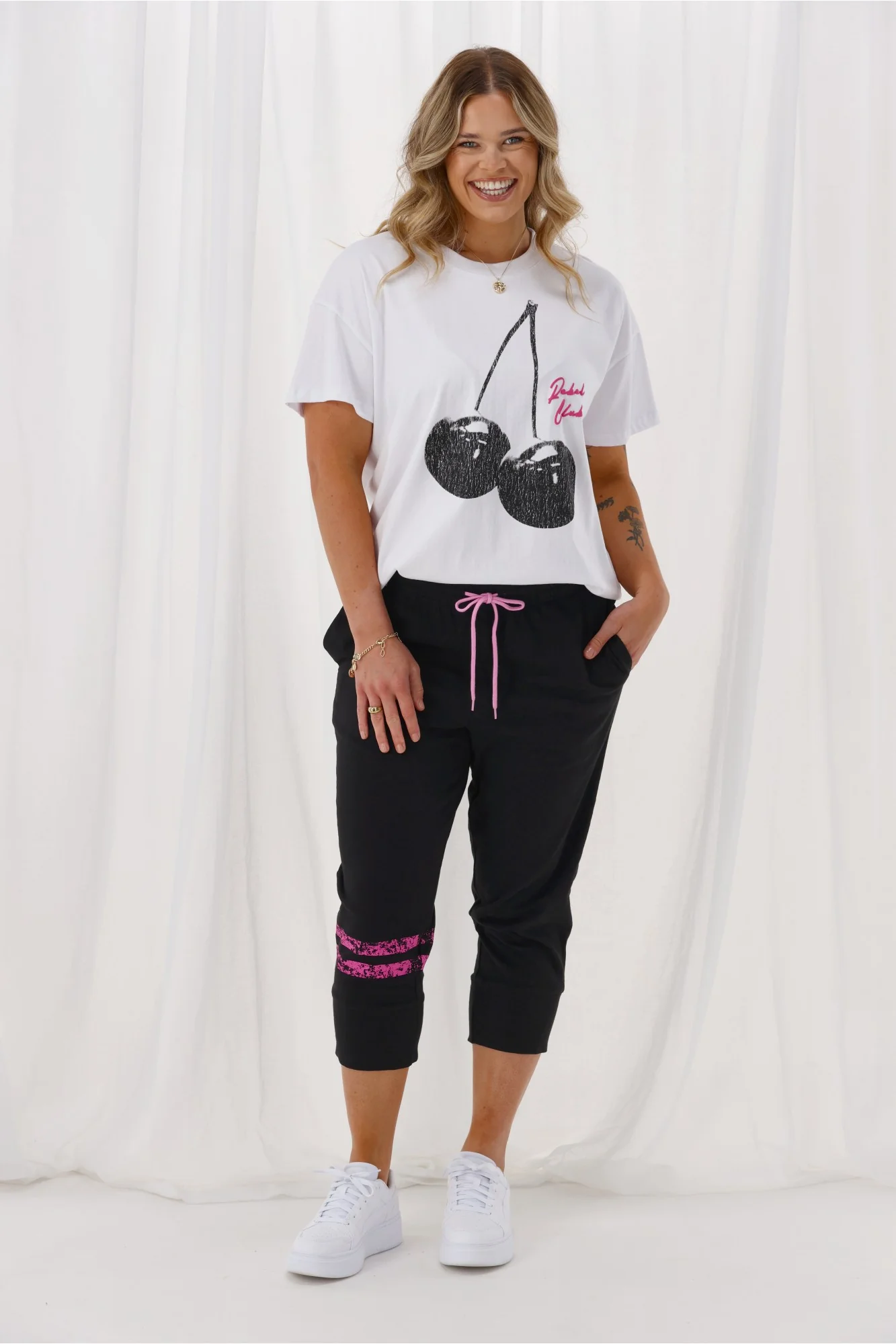 Rebel Club Half Time 3/4 Jogger Black Pink Stripe - Image 3