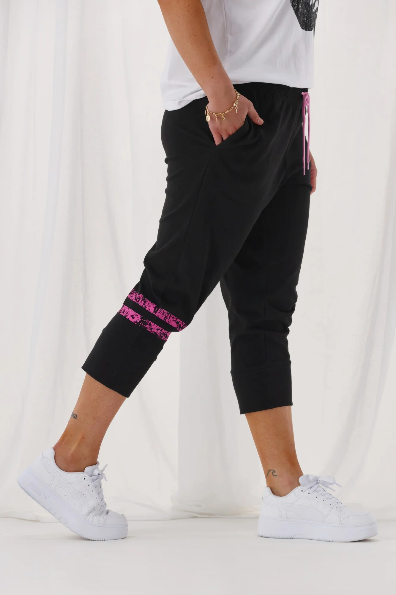 Rebel Club Half Time 3/4 Jogger Black Pink Stripe - Image 5