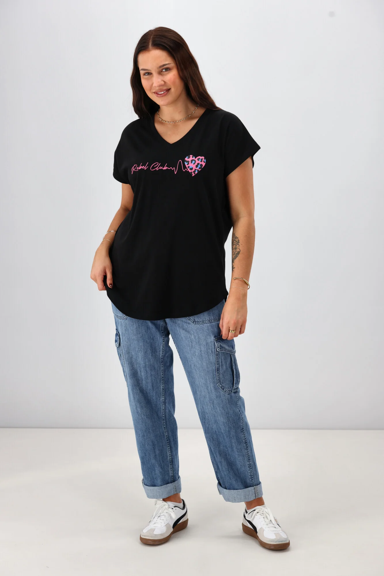 Rebel Club Heartbeat V Tee Black - Image 5
