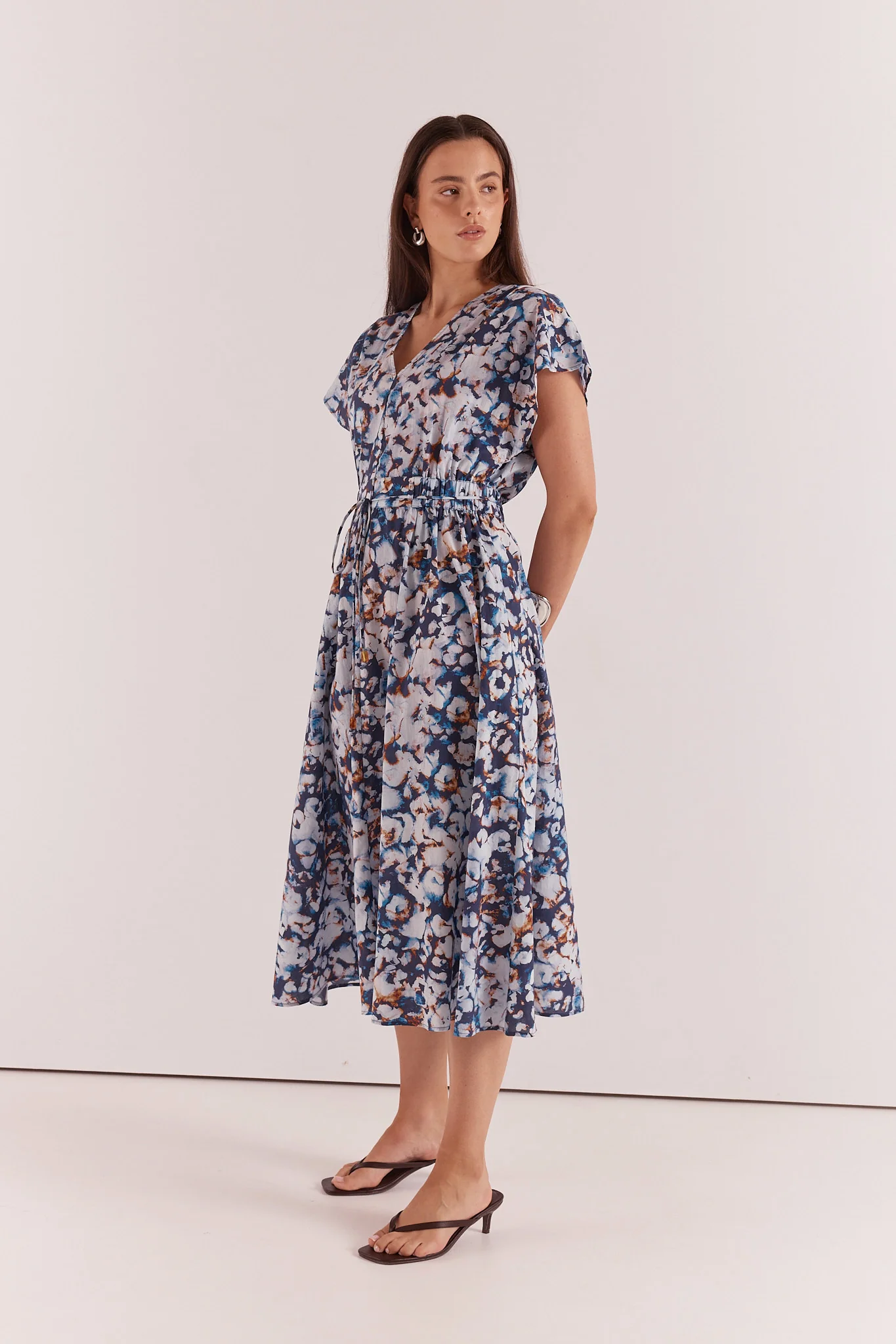 Sass Nazalia Tie Waist Dress Violet Floral - Image 4