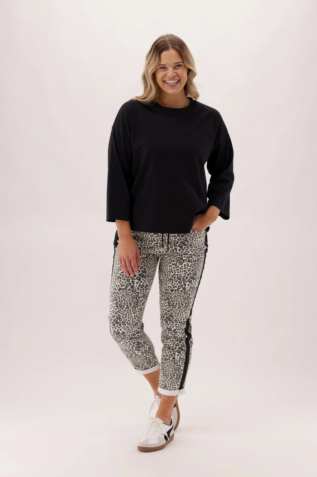 Shine On Essentials 3/4 Relaxed Tee Black - Image 3