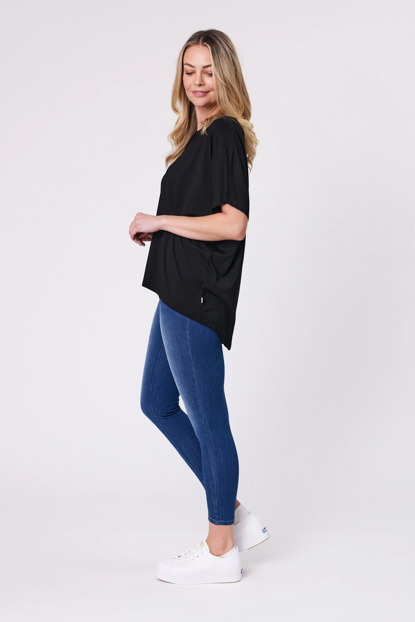Shine On Essentials Comfort Tee Black - Image 4