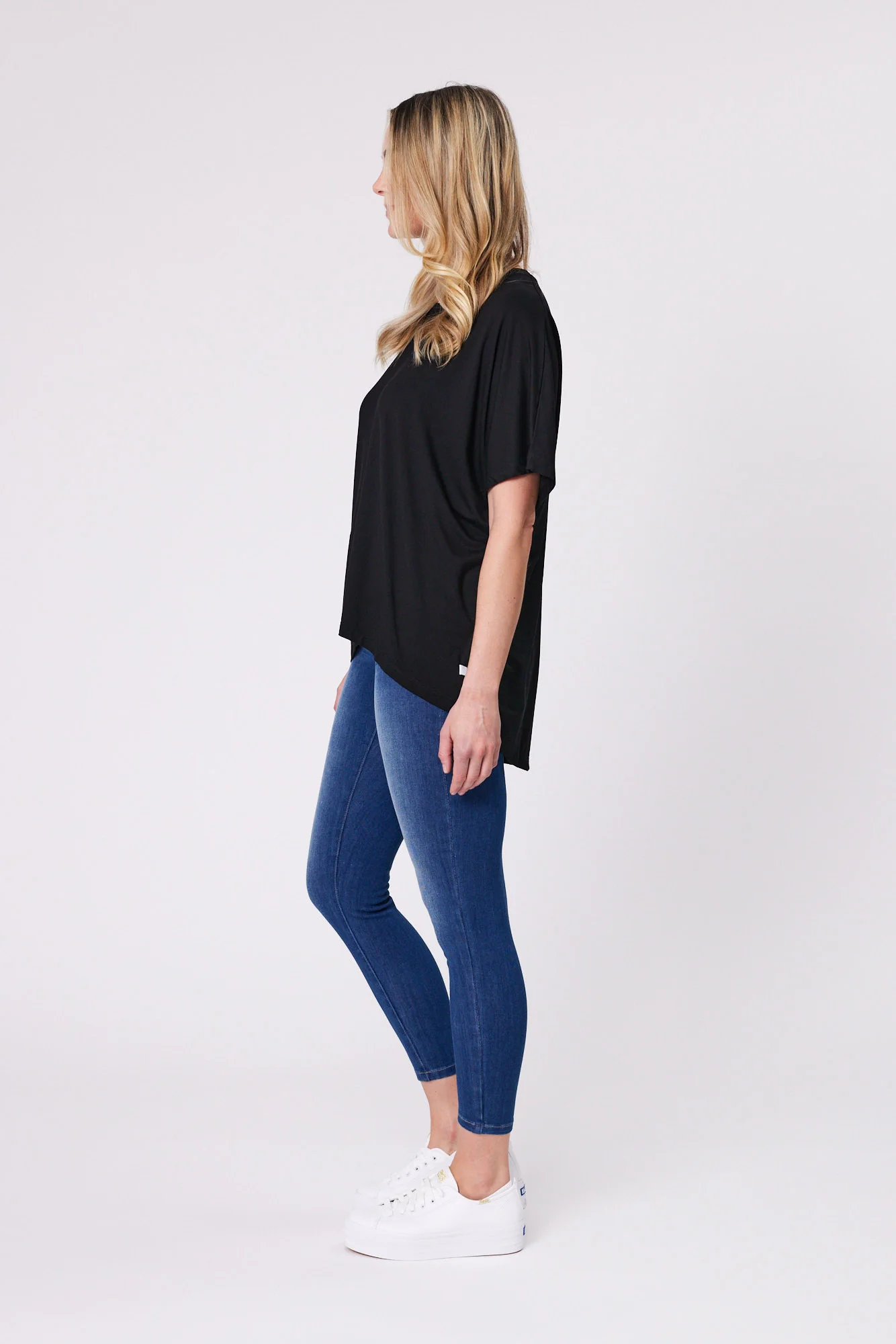 Shine On Essentials Comfort Tee Black - Image 5