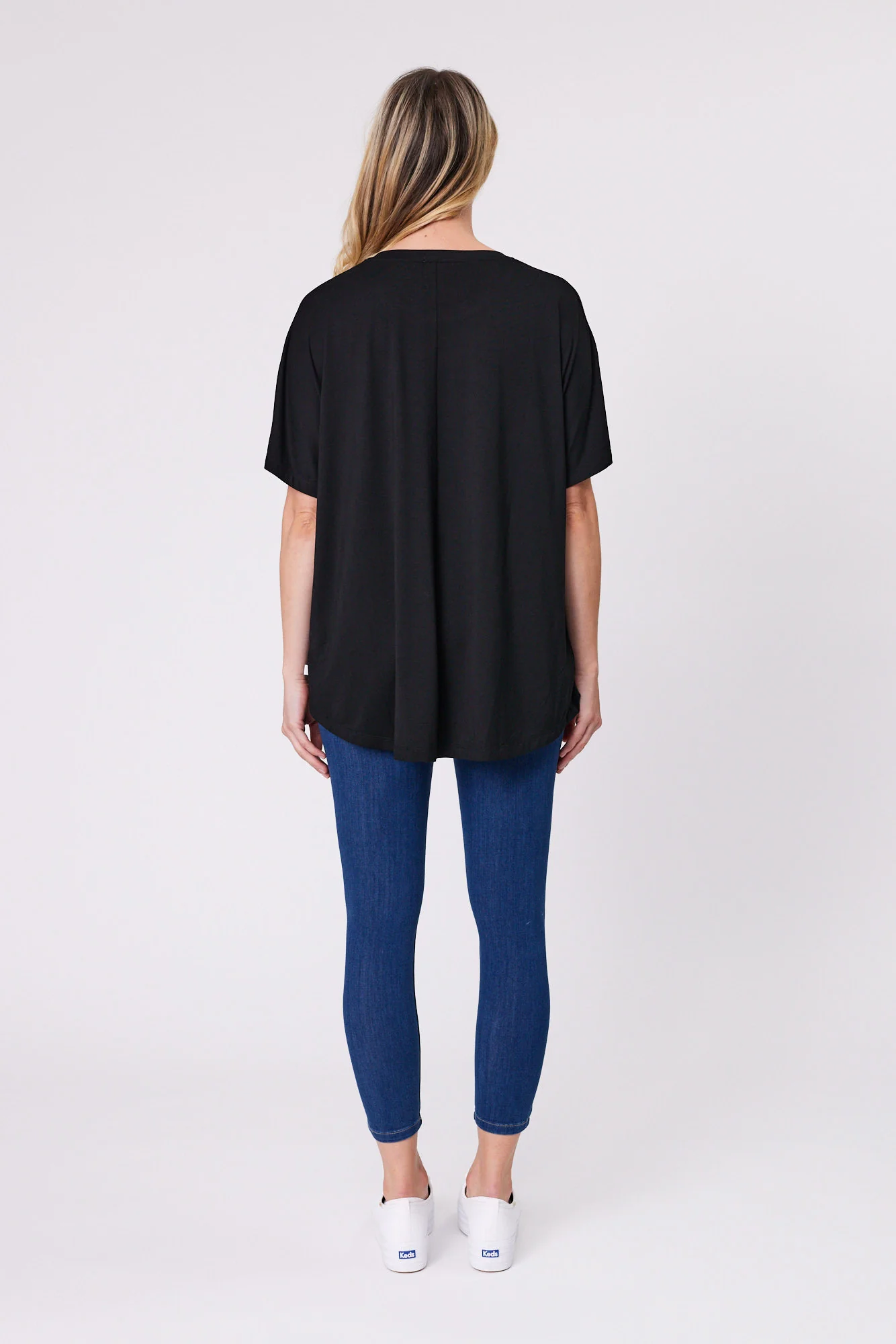Shine On Essentials Comfort Tee Black - Image 6
