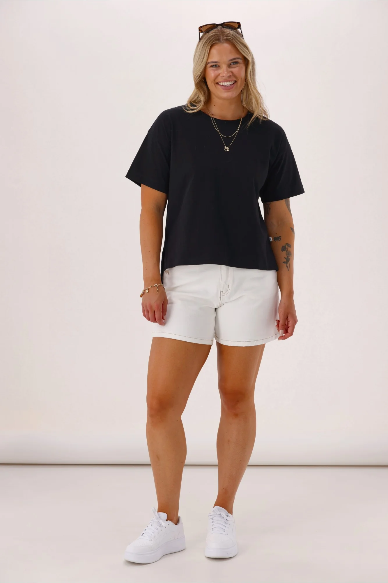 Shine On Essentials Relaxed Tee Black - Image 4