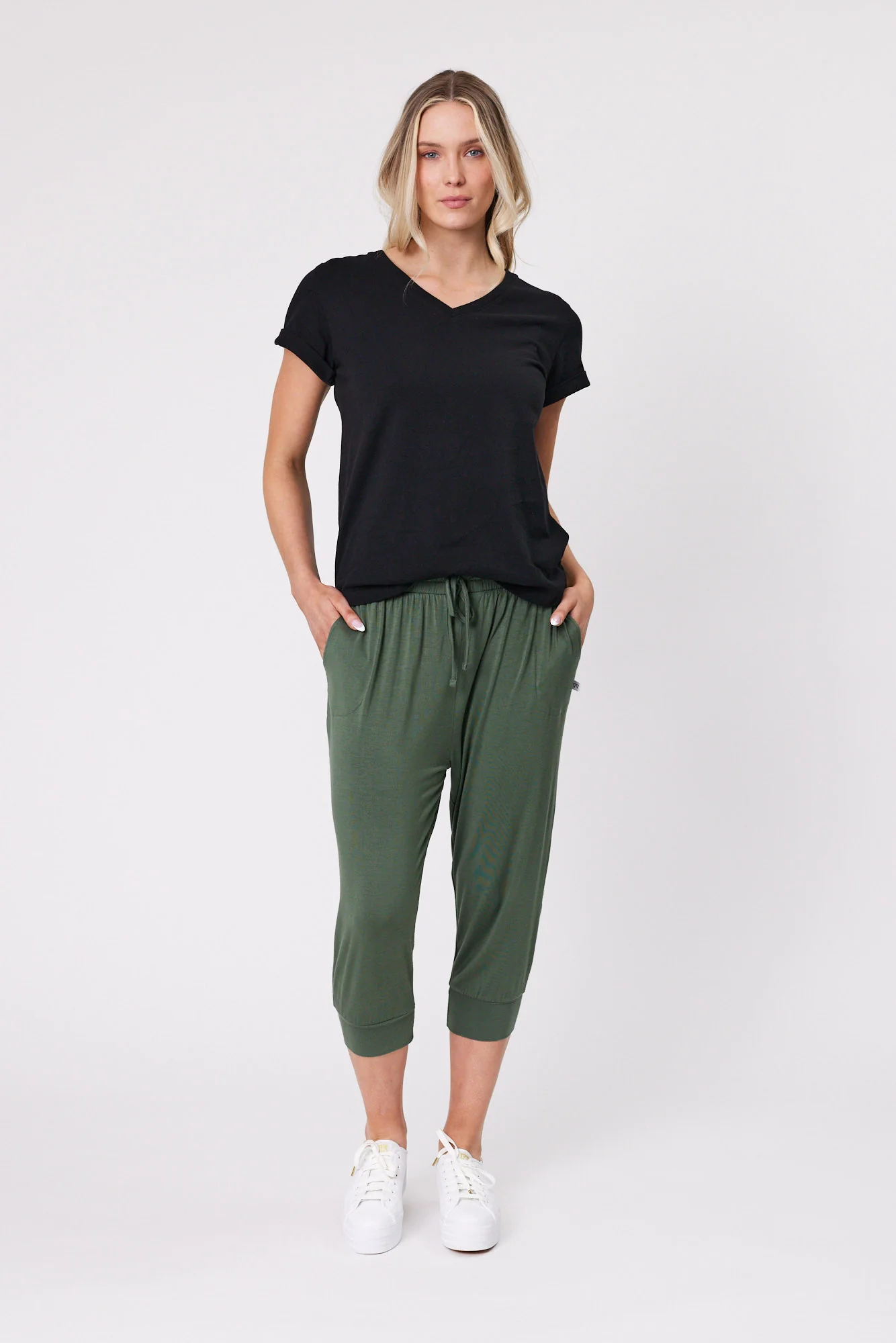 Shine On Essentials V Tee Black - Image 3