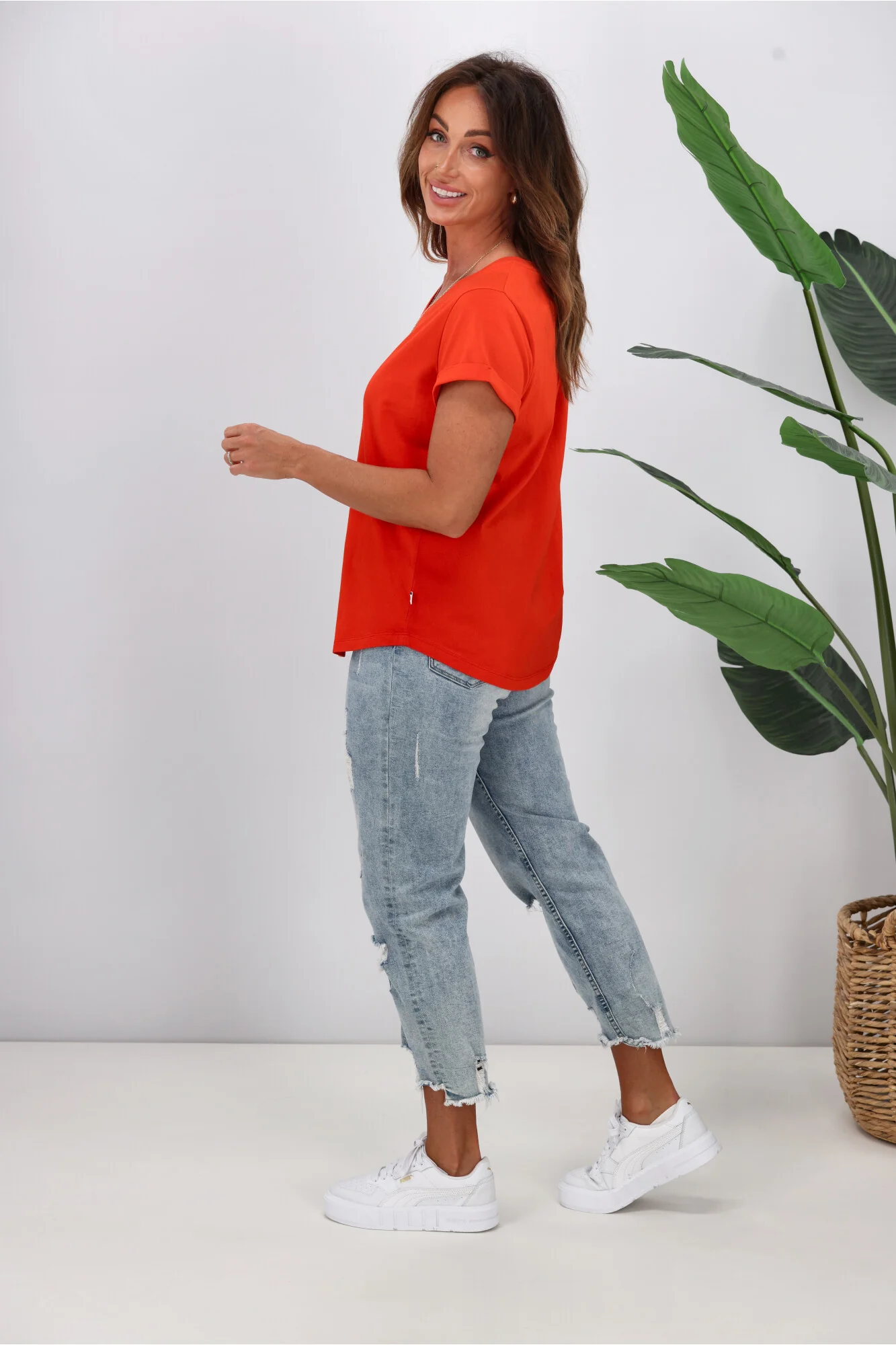 Shine On Essentials V Tee Bright Red - Image 5