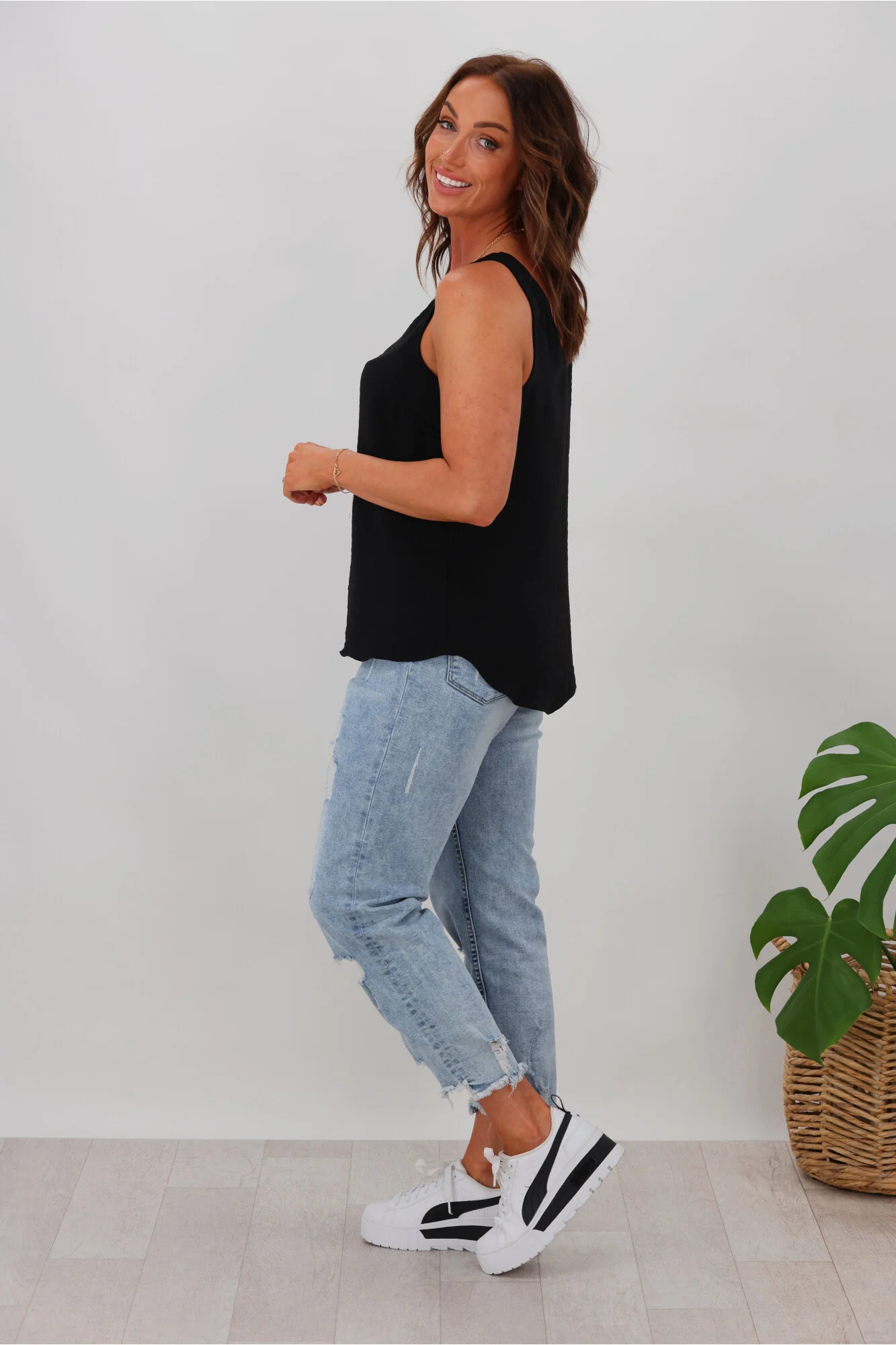 Shine On Label Amelia V Neck Cami Black - Image 10