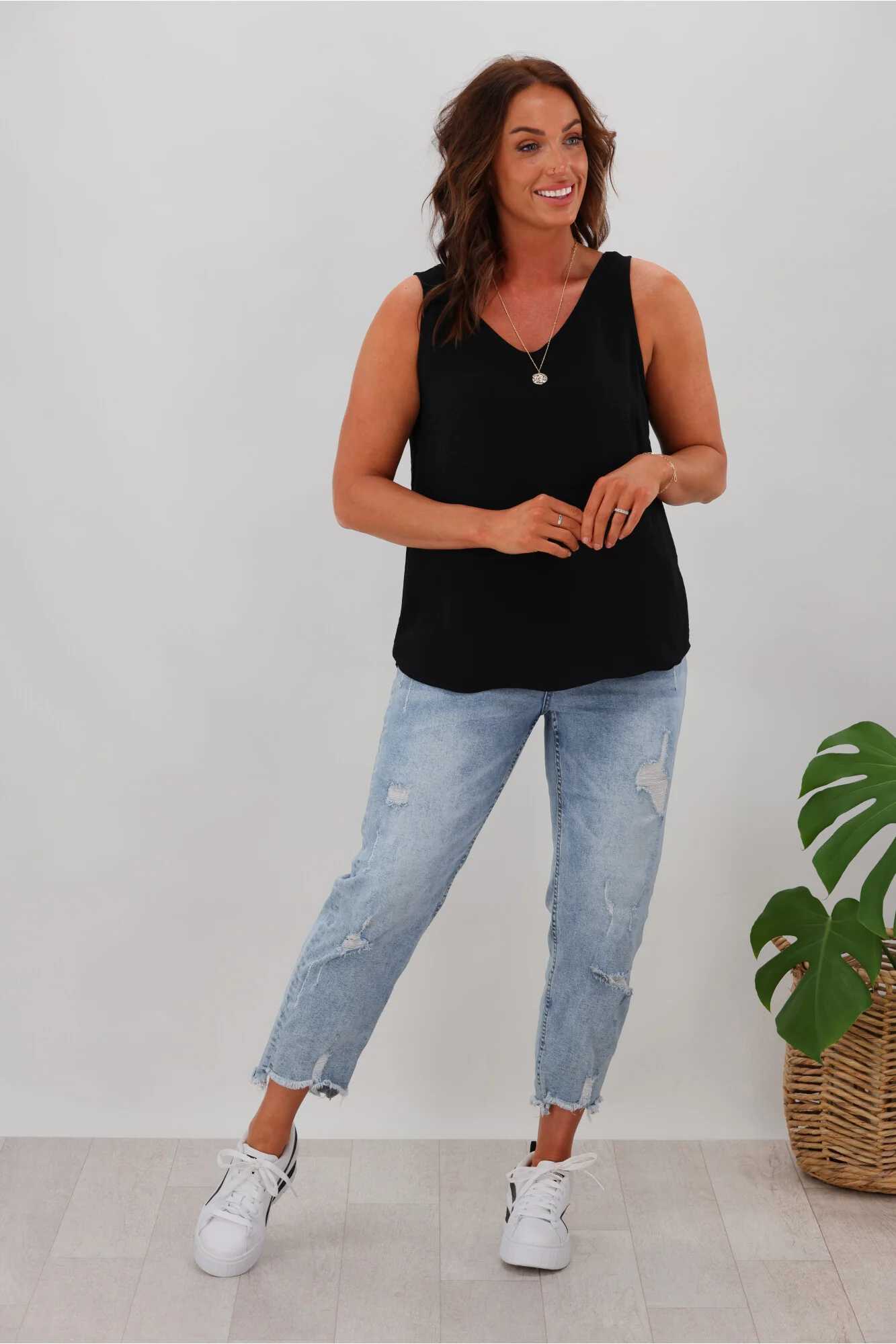 Shine On Label Amelia V Neck Cami Black - Image 5