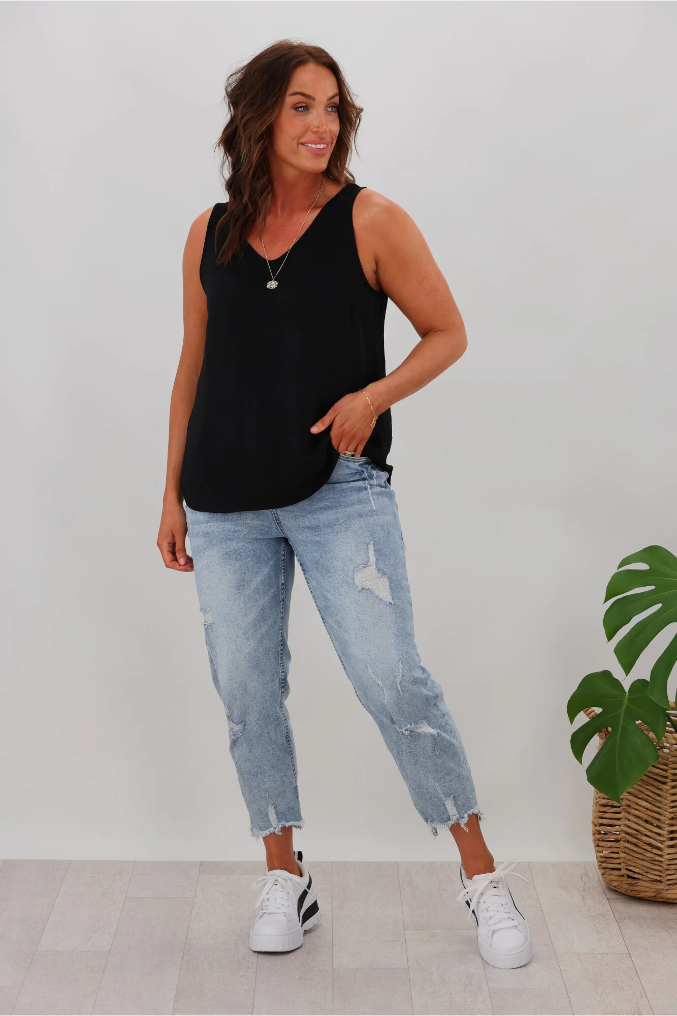 Shine On Label Amelia V Neck Cami Black - Image 7