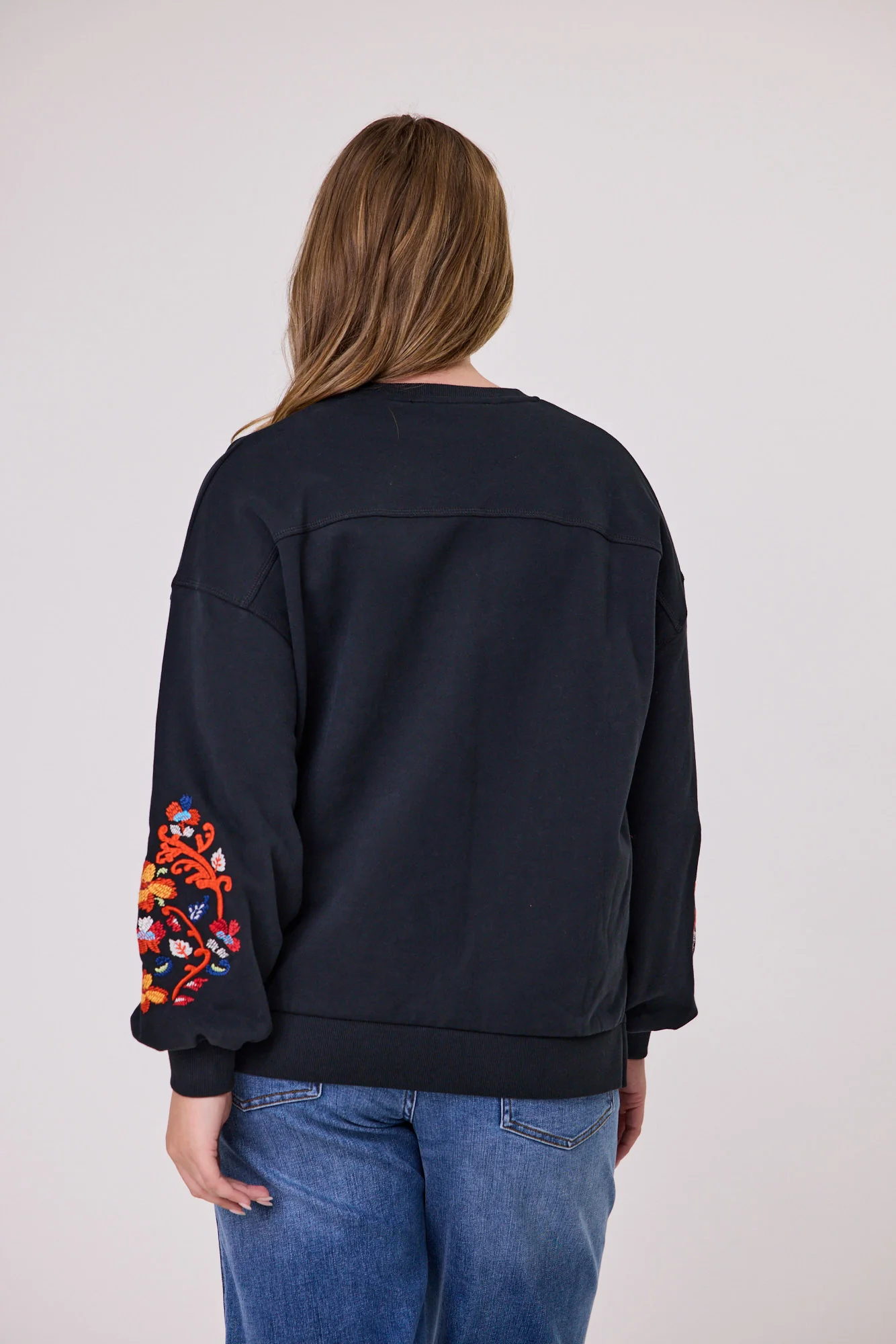 Shine On Label Andrew Embroidered Sleeve Sweatshirt Black - Image 5
