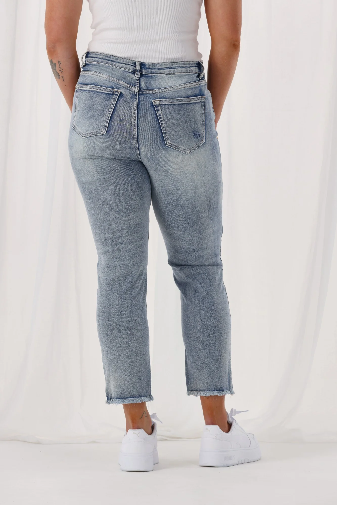 Shine On Label Asher Straight Leg Jean Indigo - Image 9
