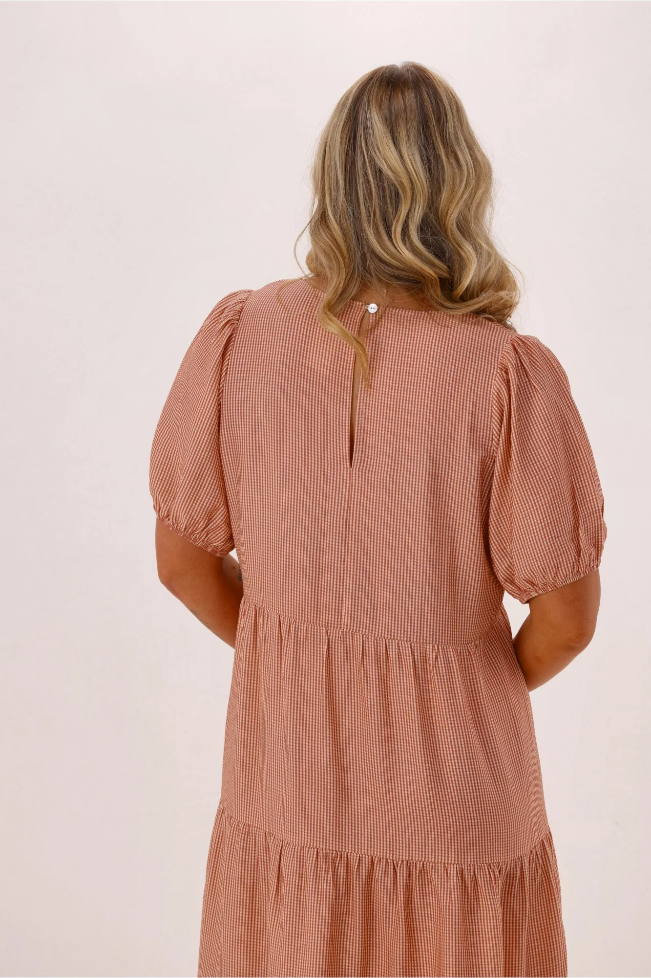 Shine On Label Bellezza V Neck Midi Dress Rust - Image 6