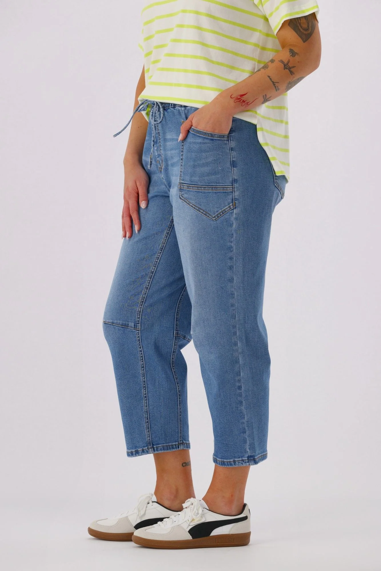 Shine On Label Brooke Barrel Leg Denim Jogger Mid Blue Wash - Image 3