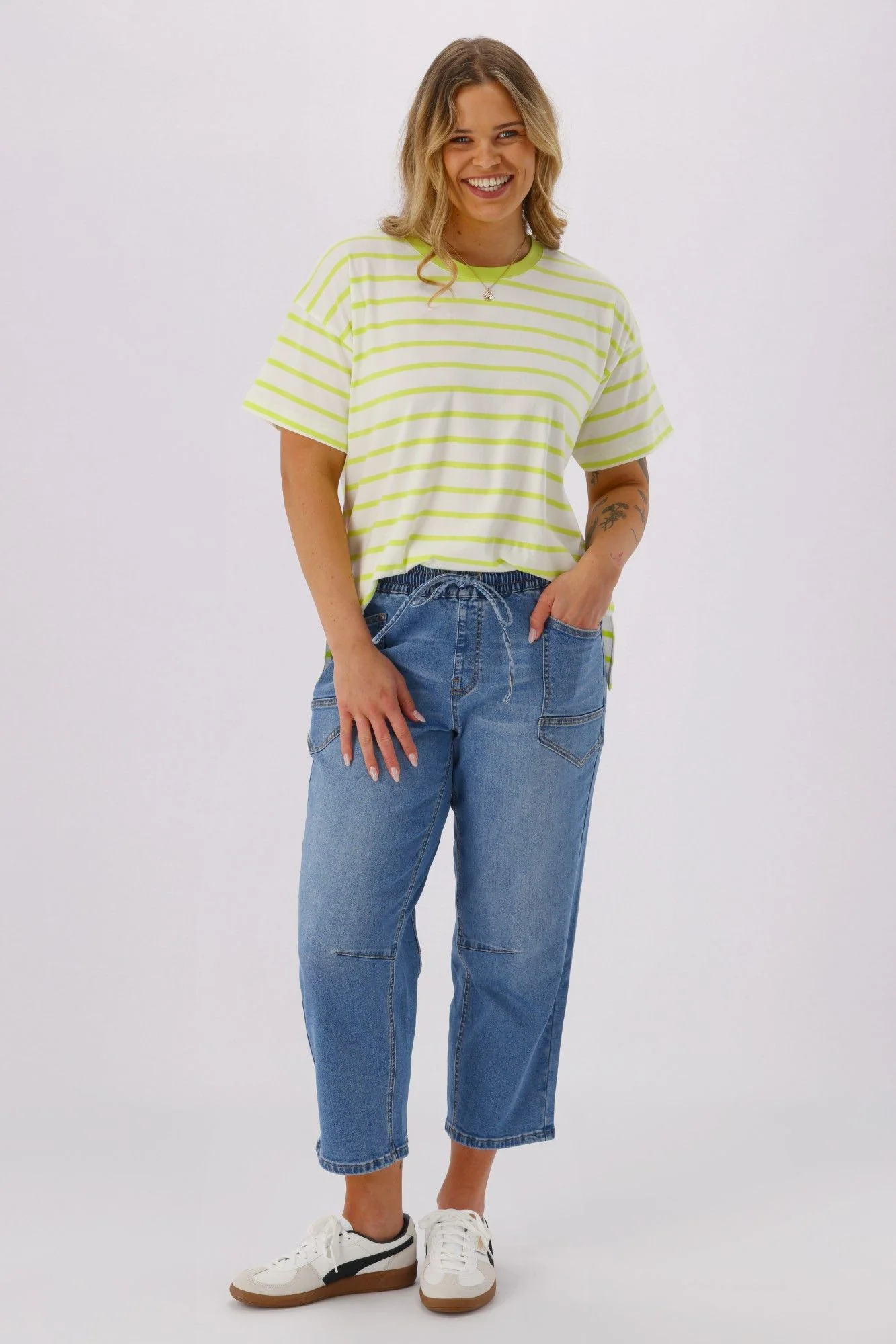 Shine On Label Brooke Barrel Leg Denim Jogger Mid Blue Wash - Image 4