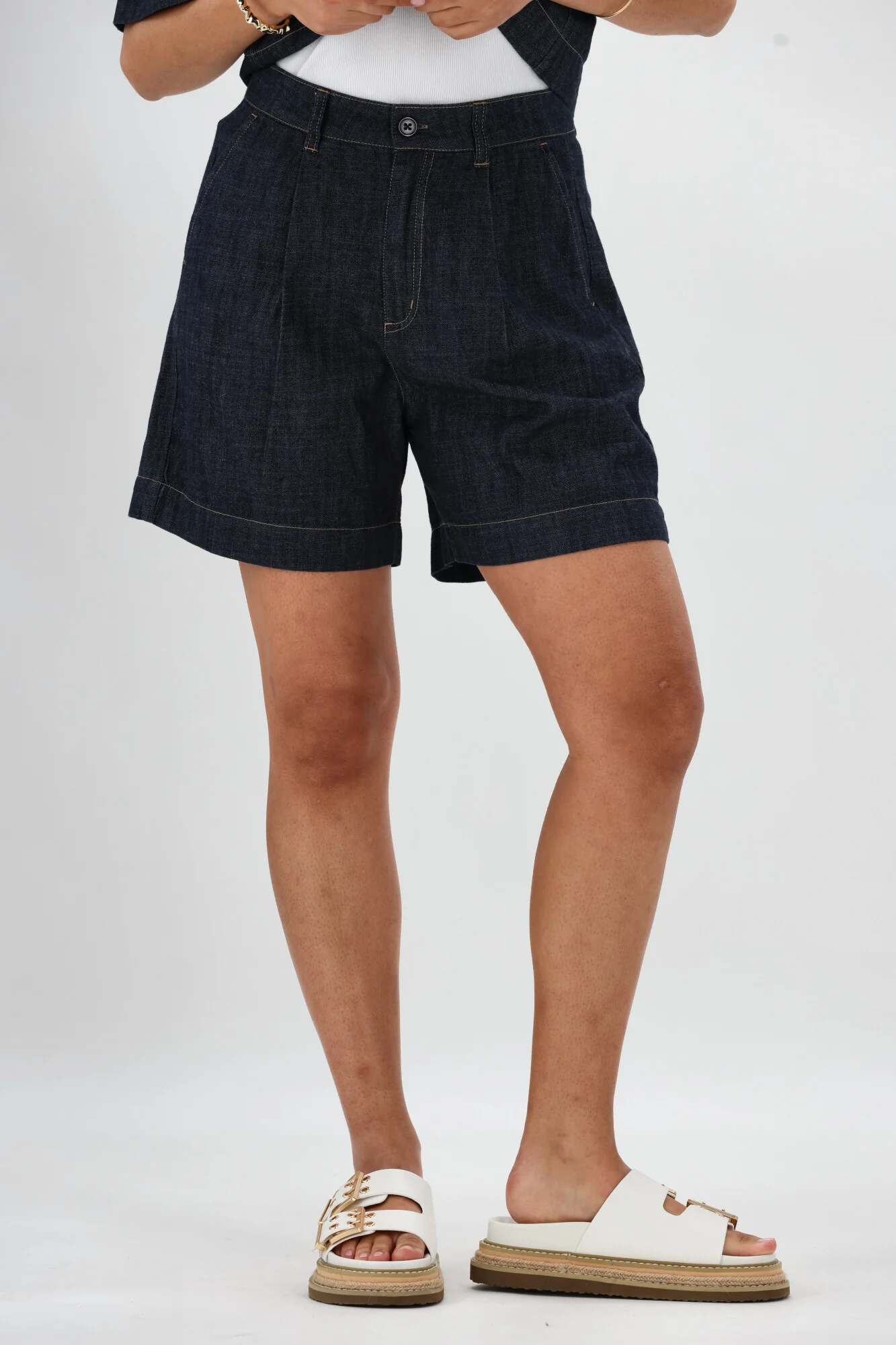 Shine On Label Cole Rinse Wash Resort Short Dark Indigo