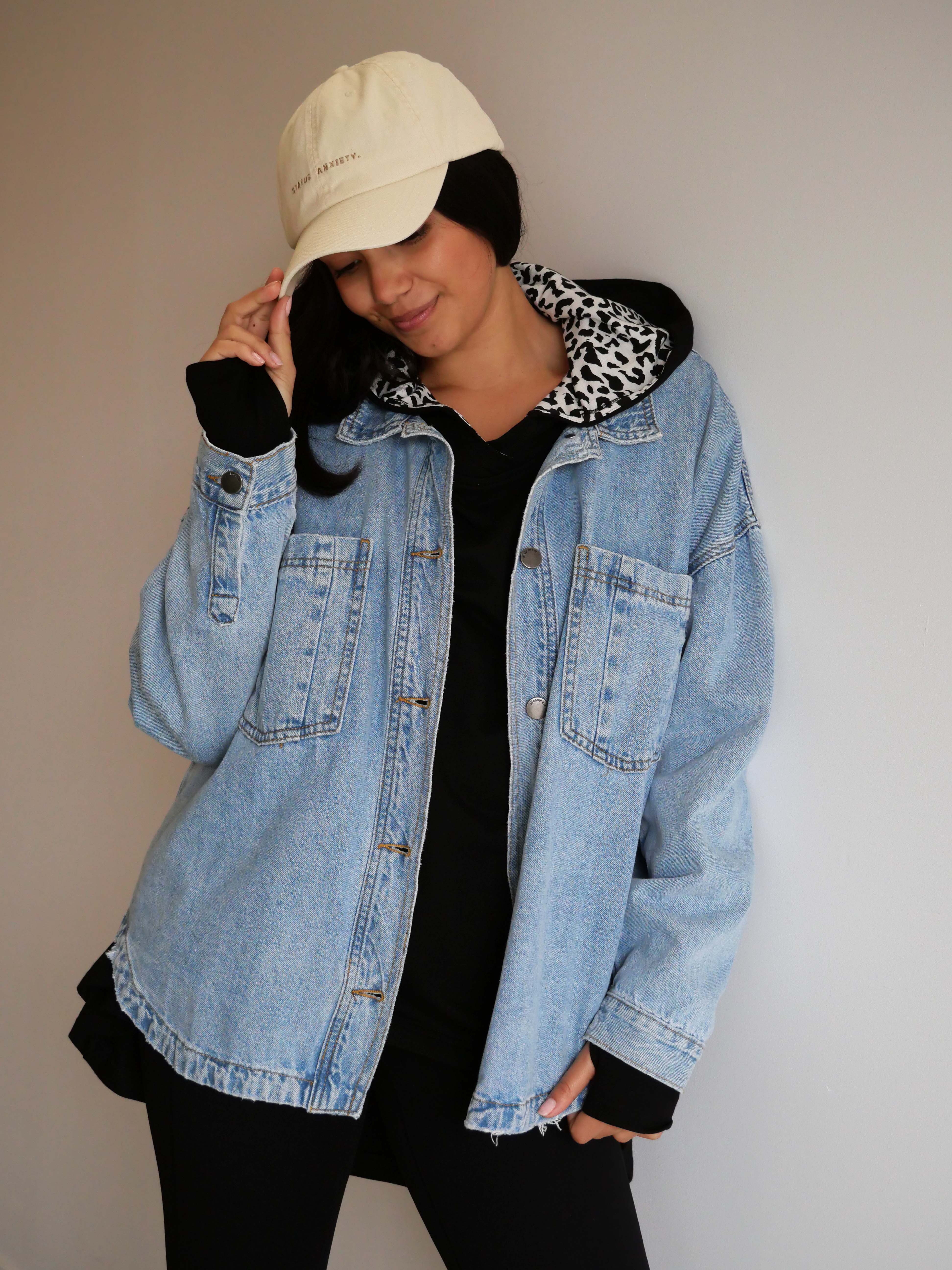 Shine On Label Discovery Hoodie Black with animal print - Image 3