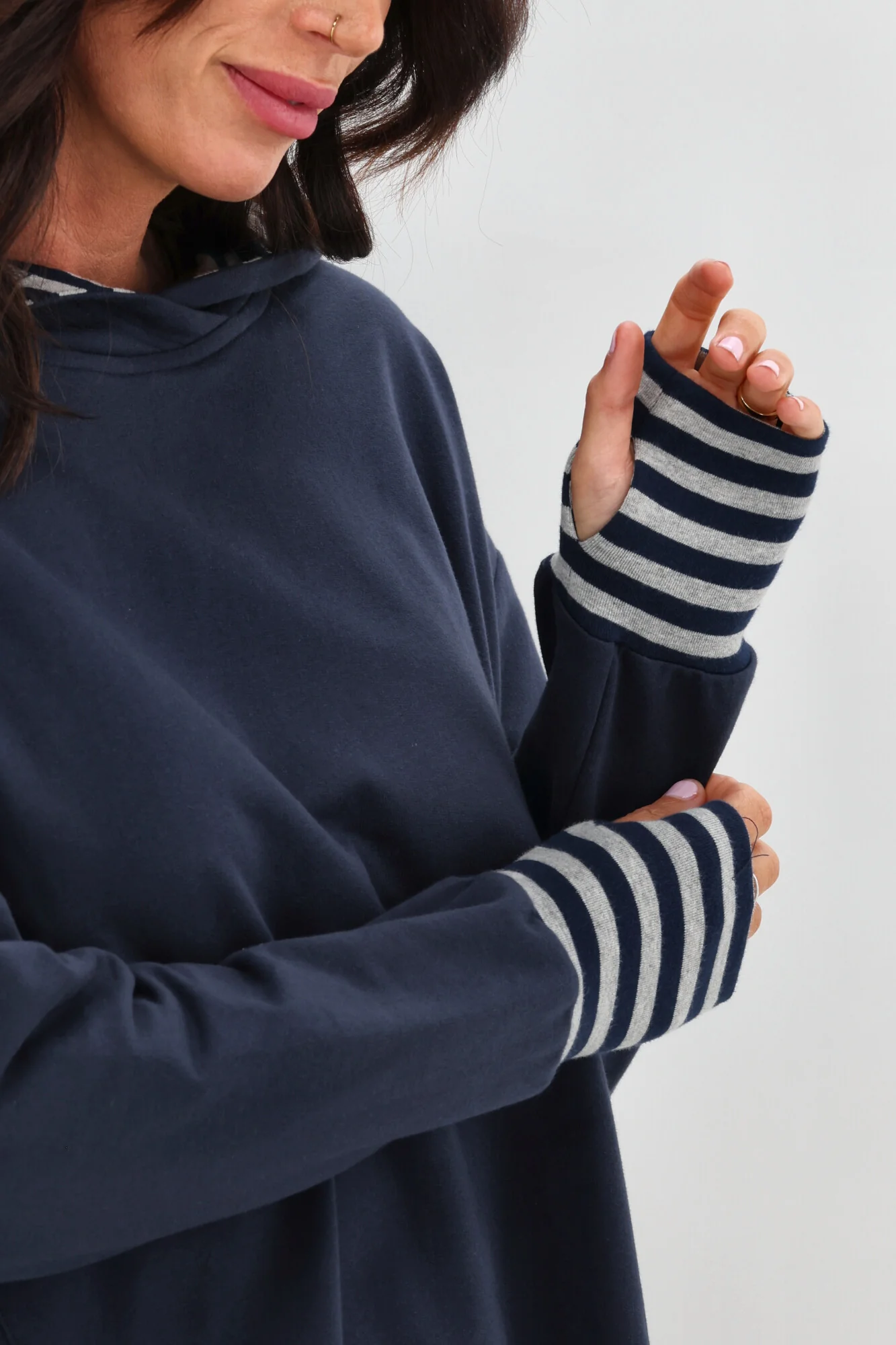 Shine On Label Discovery Hoodie Midnight with Stripe Contrast - Image 6