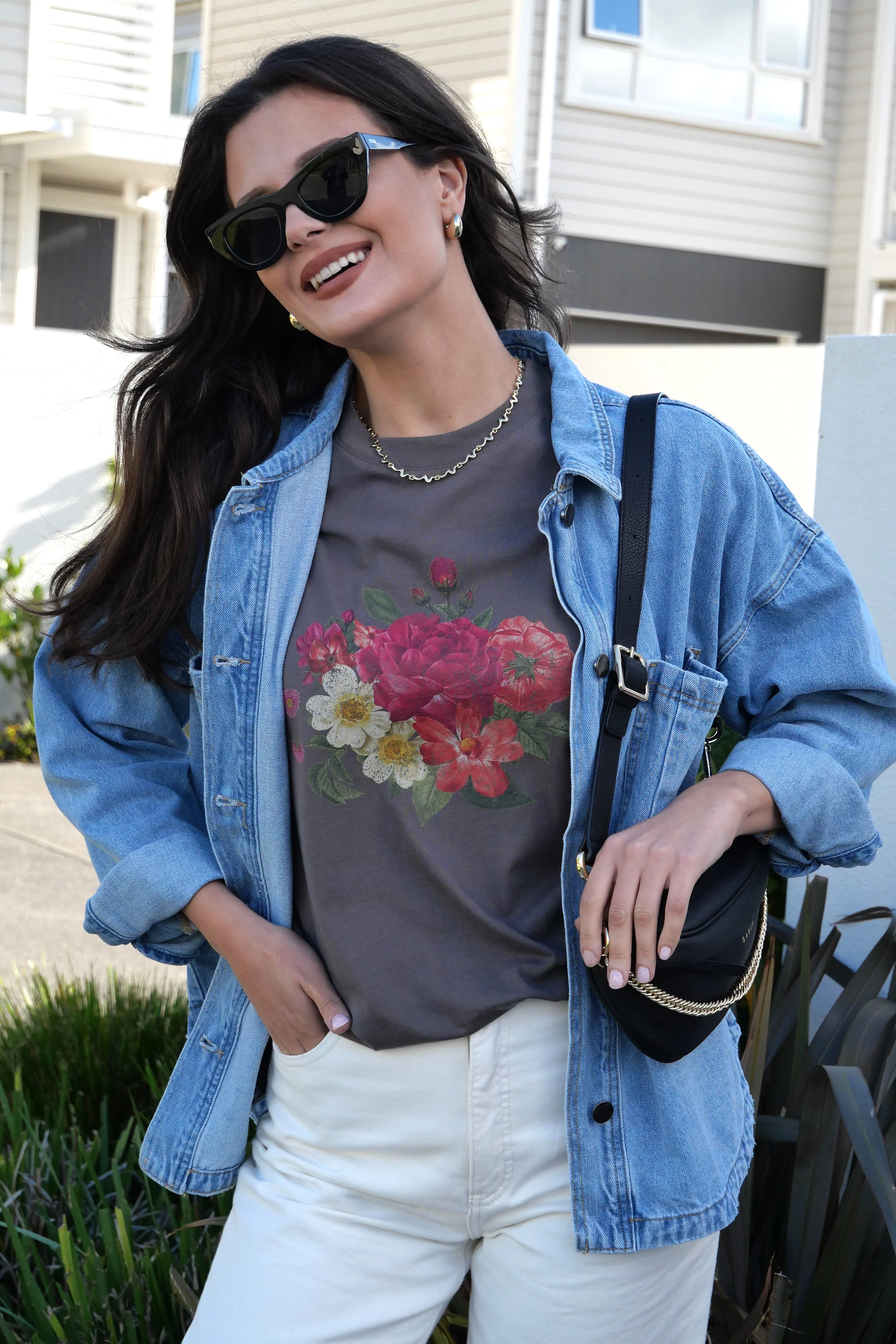 Shine On Label Flower Bunch Tee Charcoal