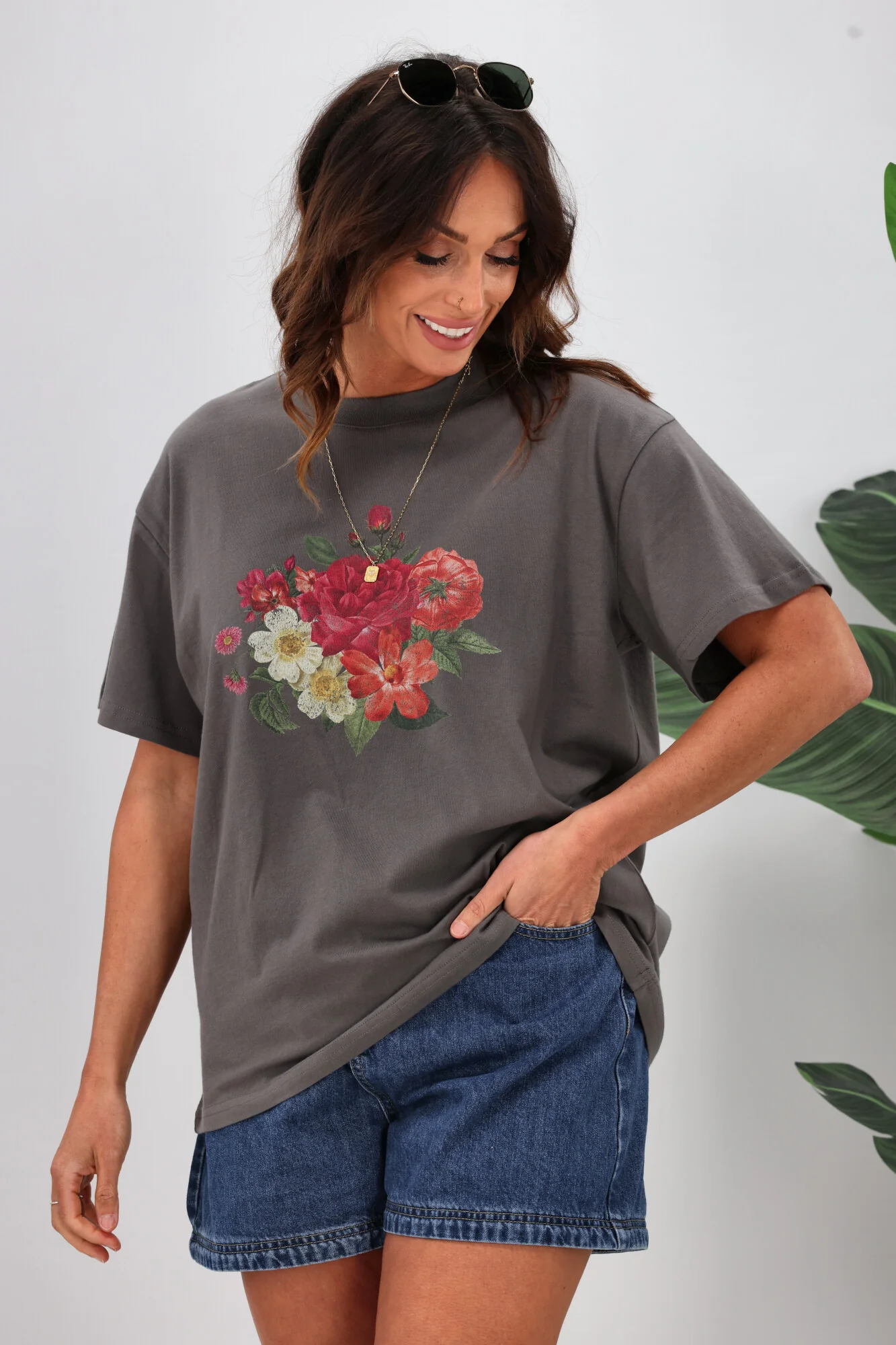 Shine On Label Flower Bunch Tee Charcoal - Image 2