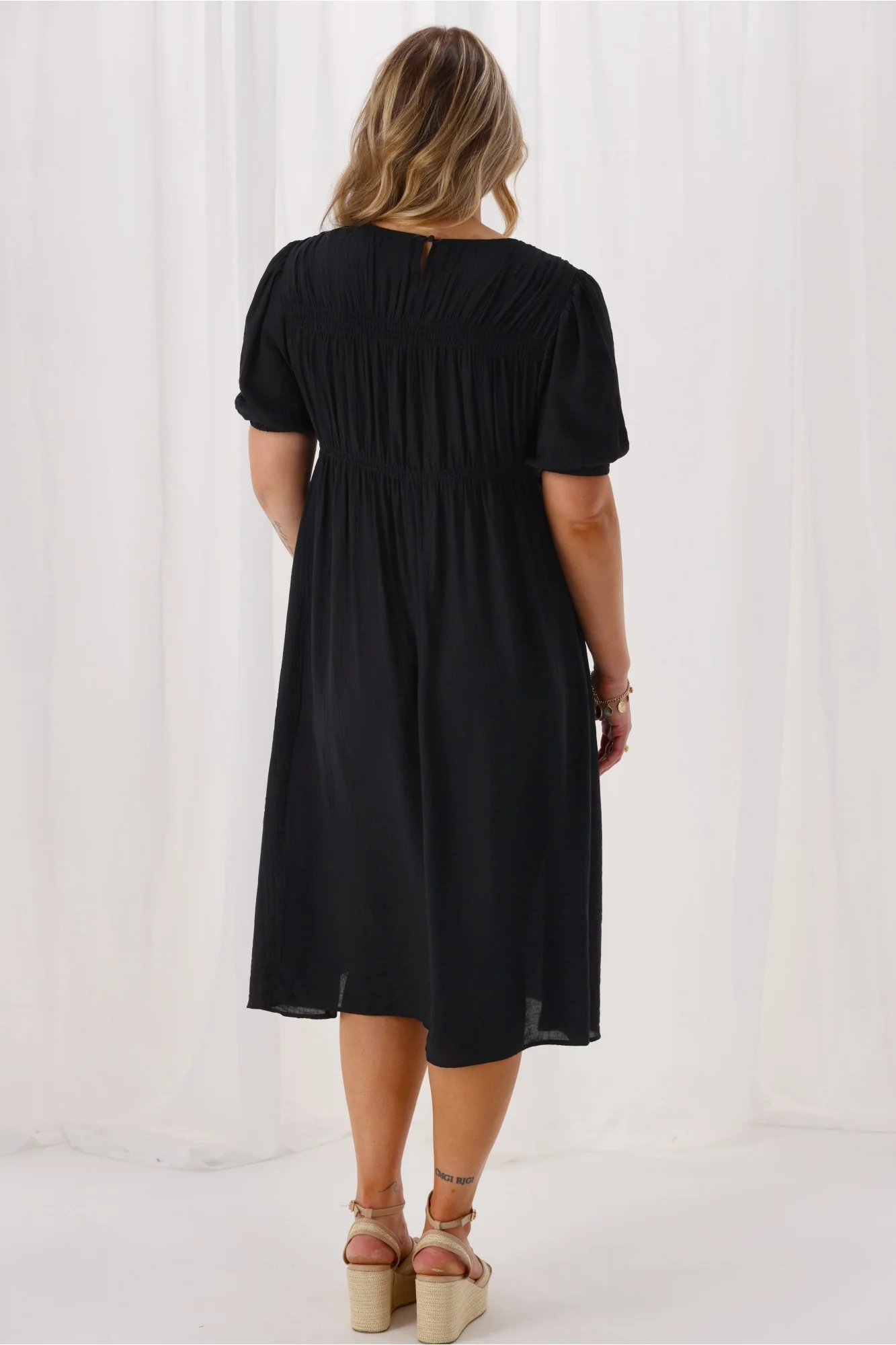 Shine On Label Harris Shirred Detail Dress Black - Image 8