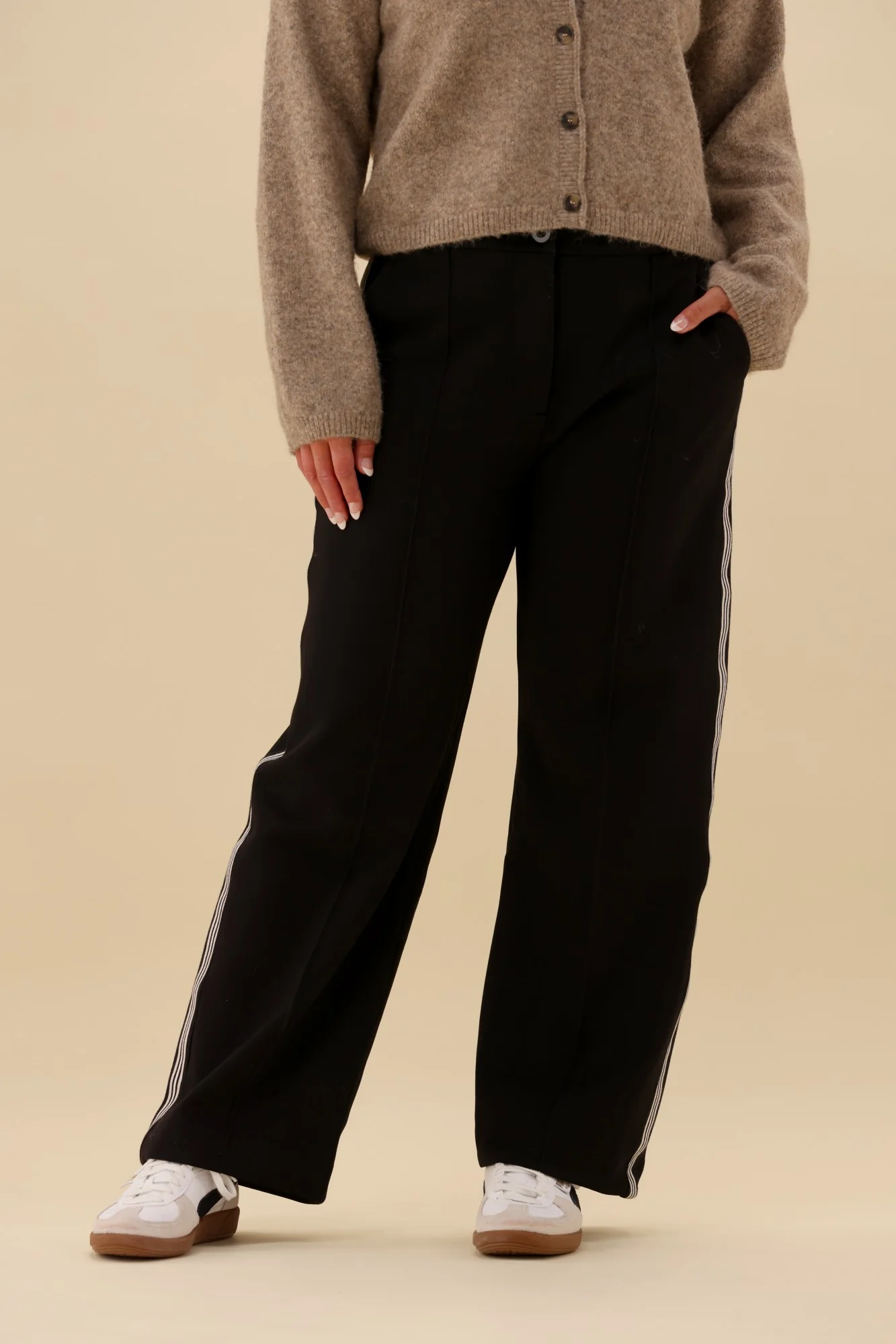Shine On Label Kaz Ponti Pintuck Pant Black - Image 3
