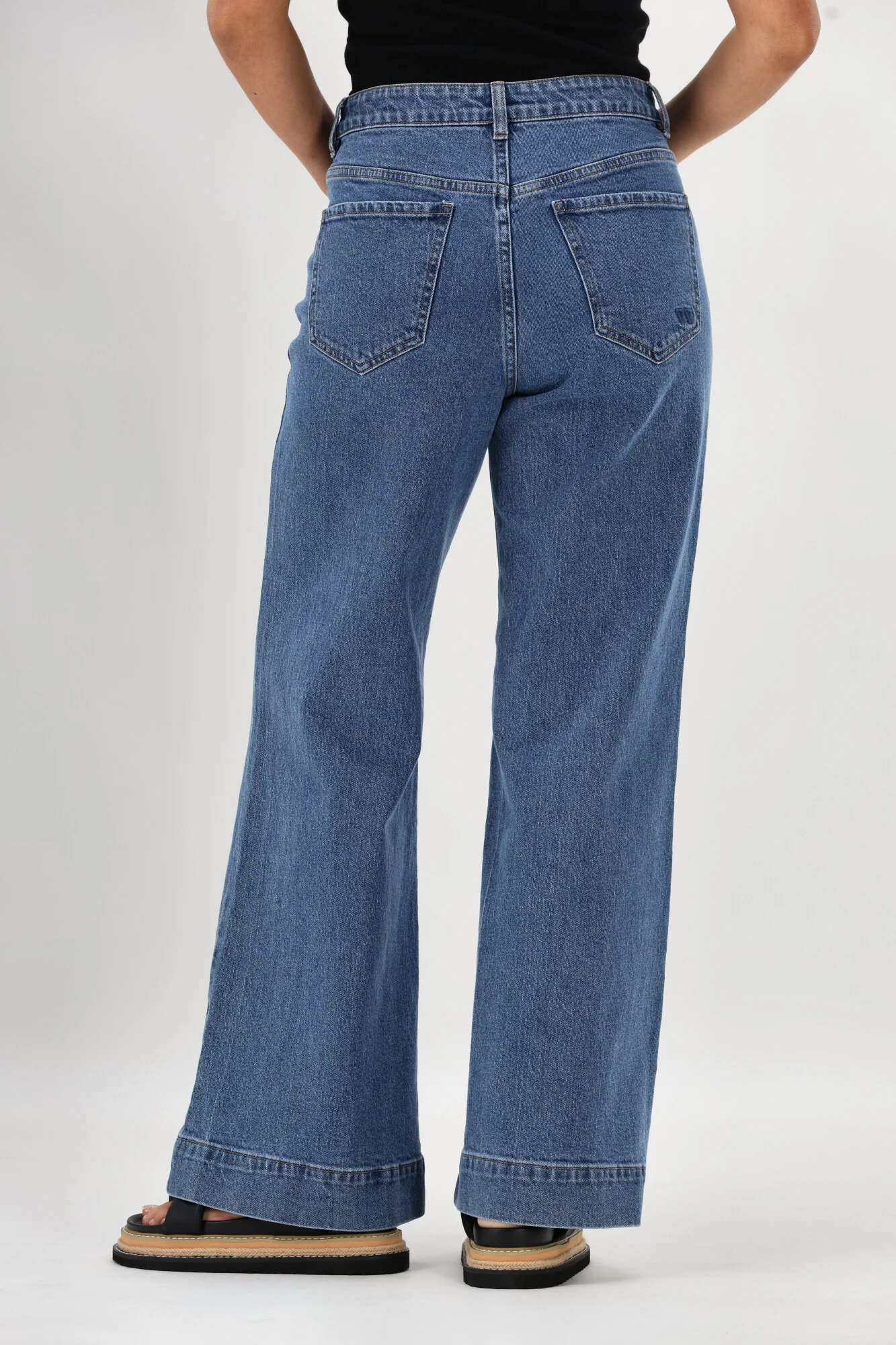 Shine On Label Kazniah Patch Pocket Wide Leg Jean Washed Blue - Image 8