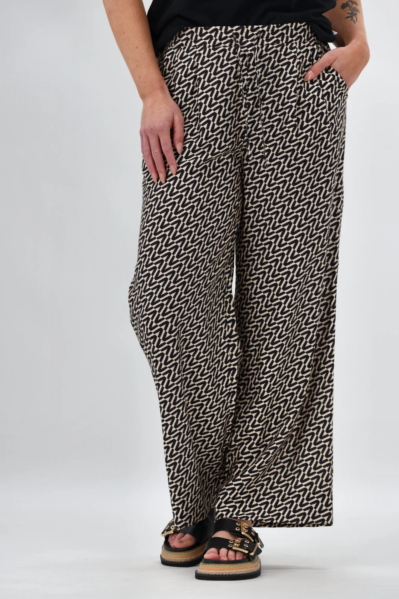 Shine On Label Margot Pant Black Natural Geo - Image 2