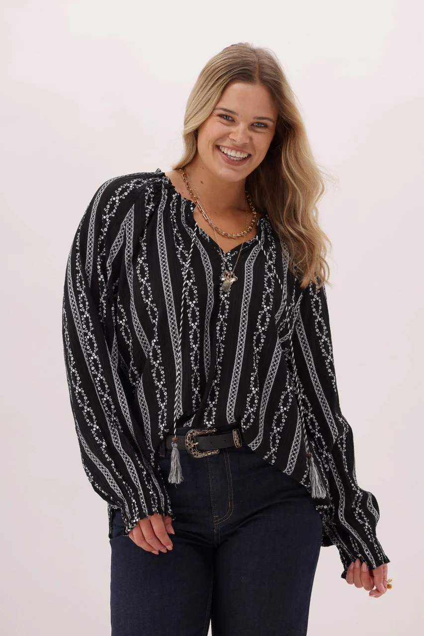 Shine On Label Nomad Top Black - Image 4