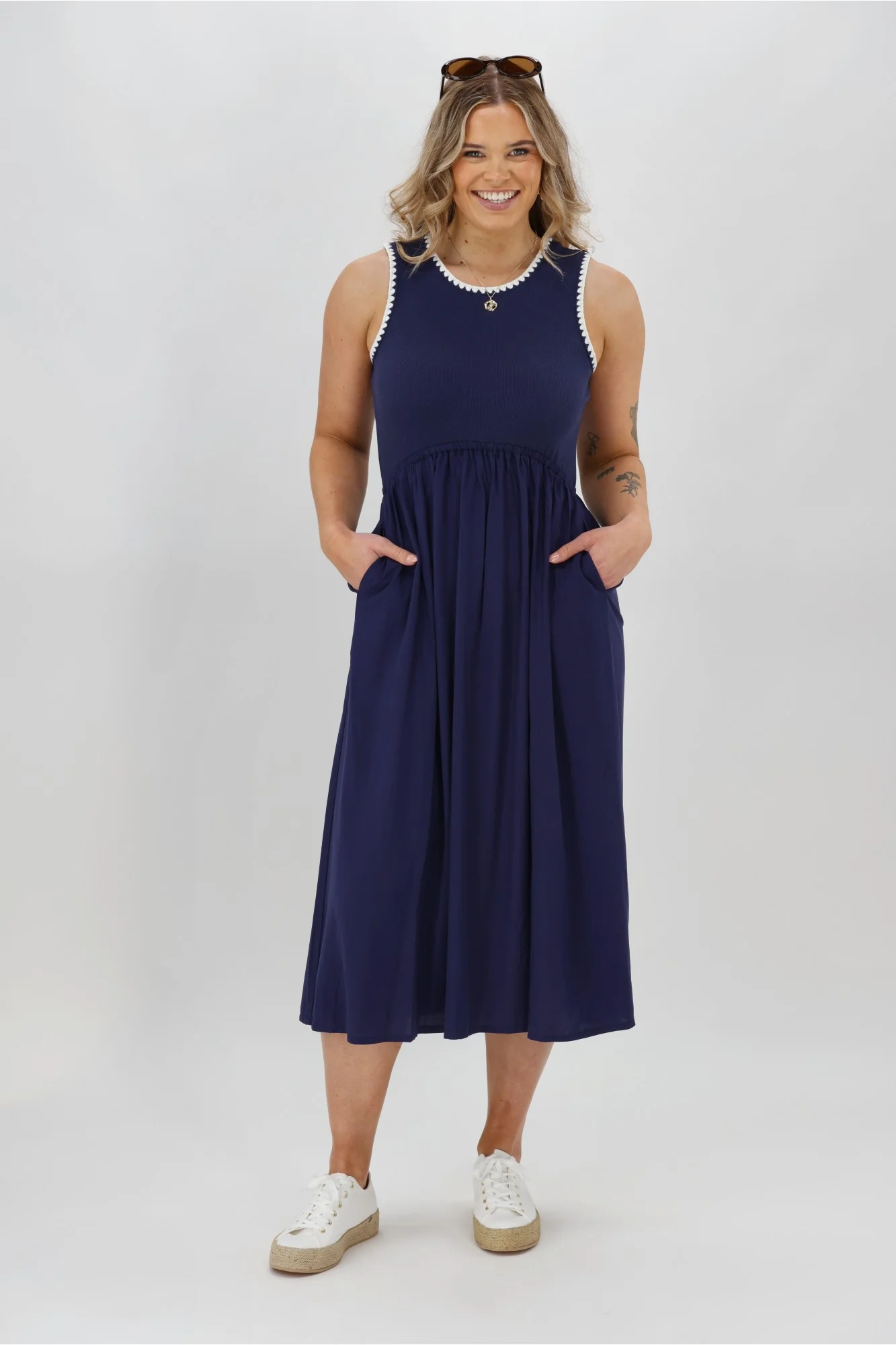 Shine On Label Novara Midi Dress Midnight - Image 3