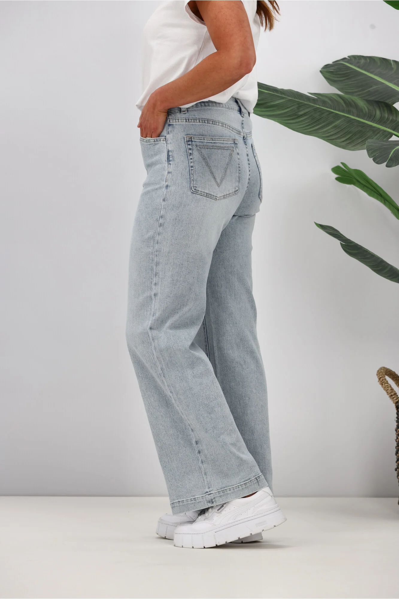 Shine On Label Phoenix Wide Leg Panel Jean Washed Blue - Image 8