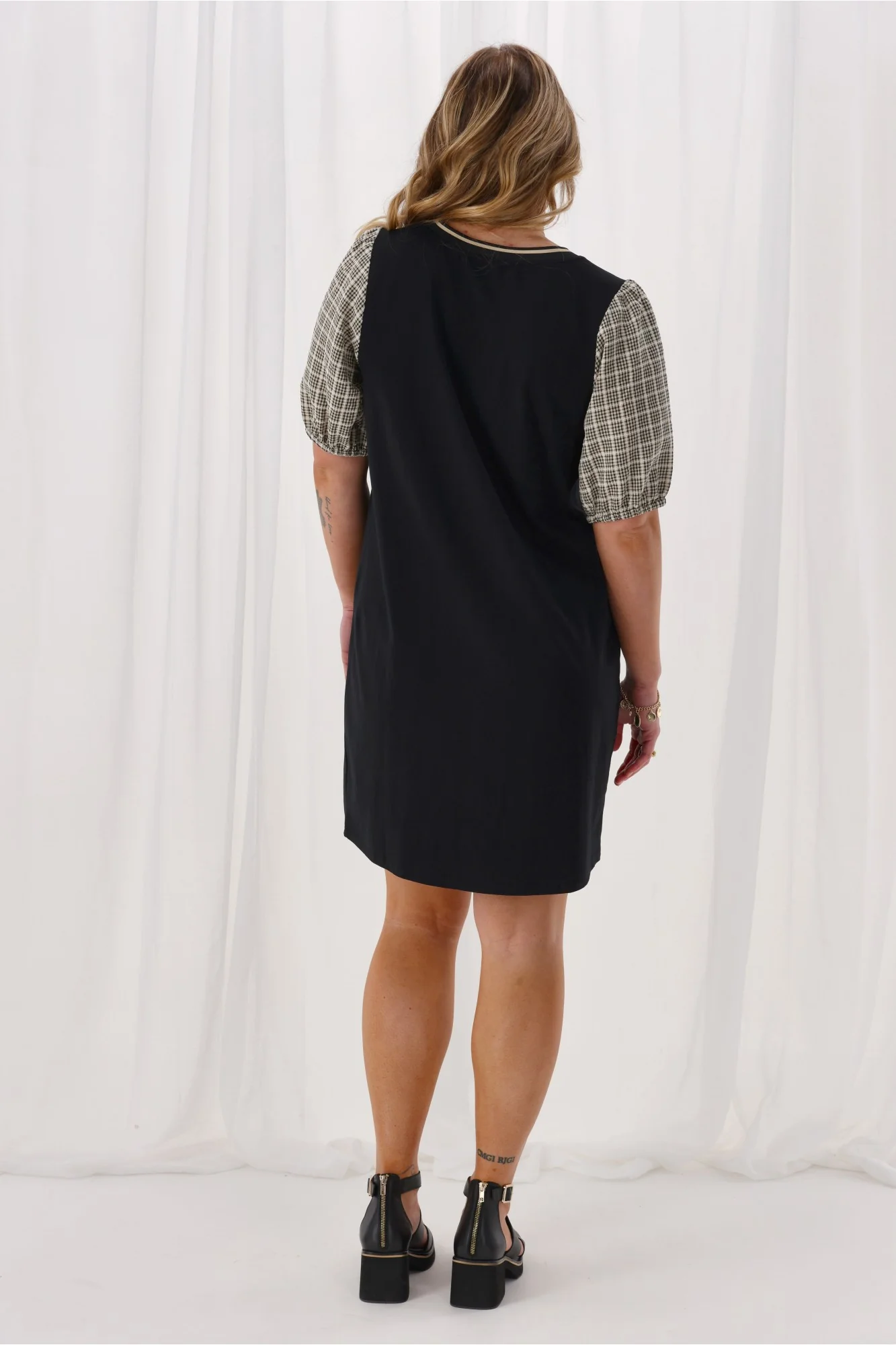 Shine On Label Quincy Knit Dress Black With Black Natural Check - Image 10