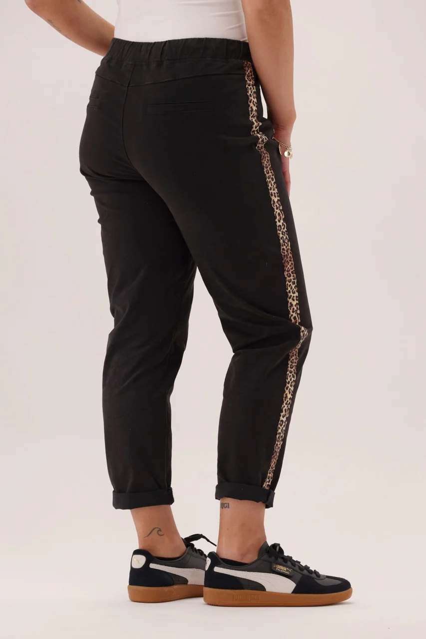 Shine On Label Raglan Jogger Black With Animal Side Strip - Image 4