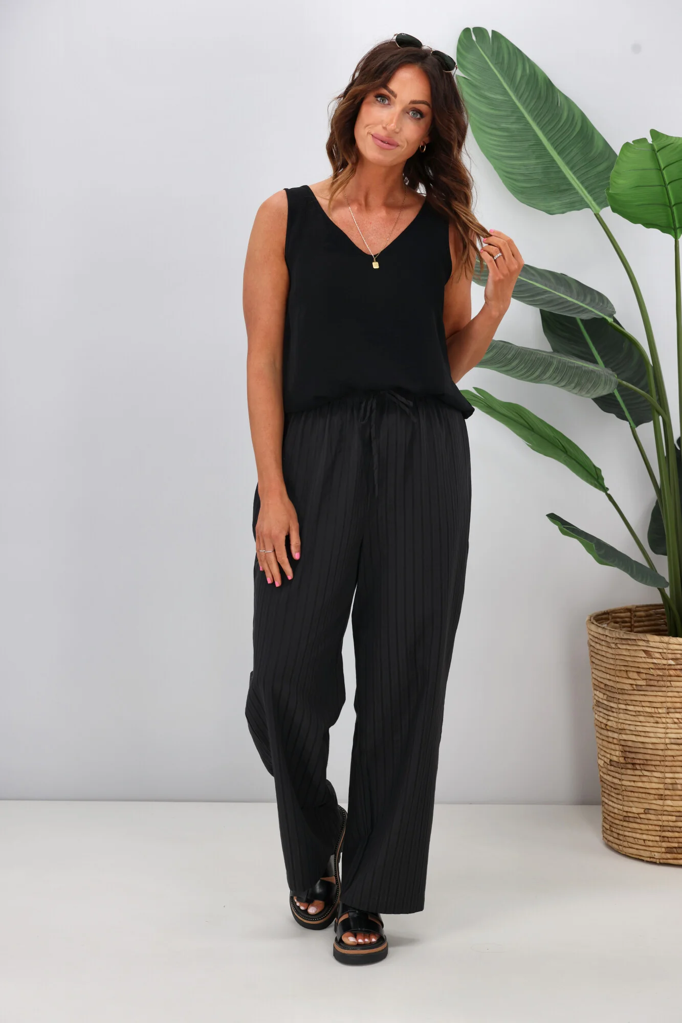 Shine On Label Ravi Wide Leg Pants Black - Image 4
