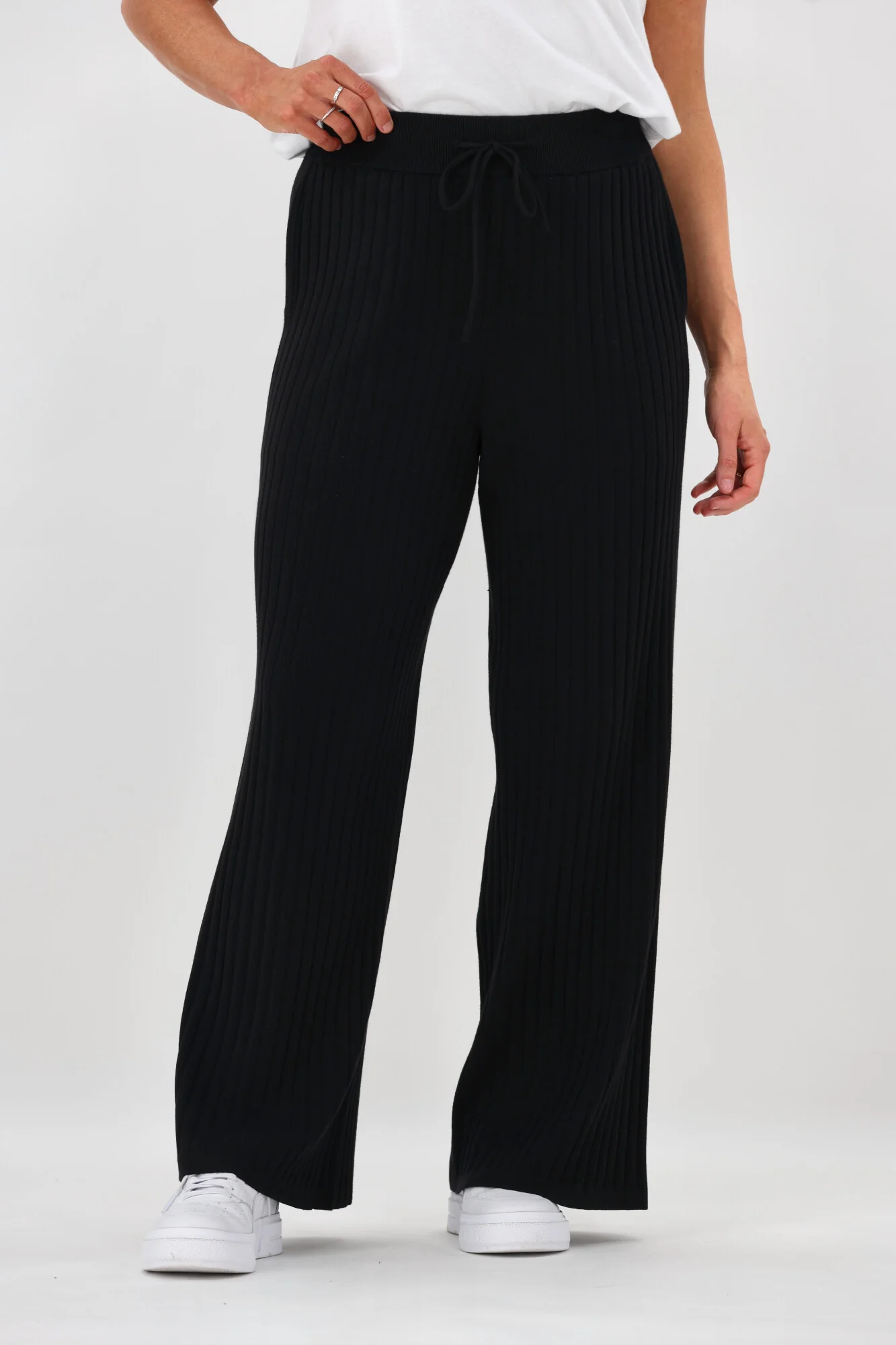 Shine On Label Sarcodia Rib Knit Pant Black - Image 2