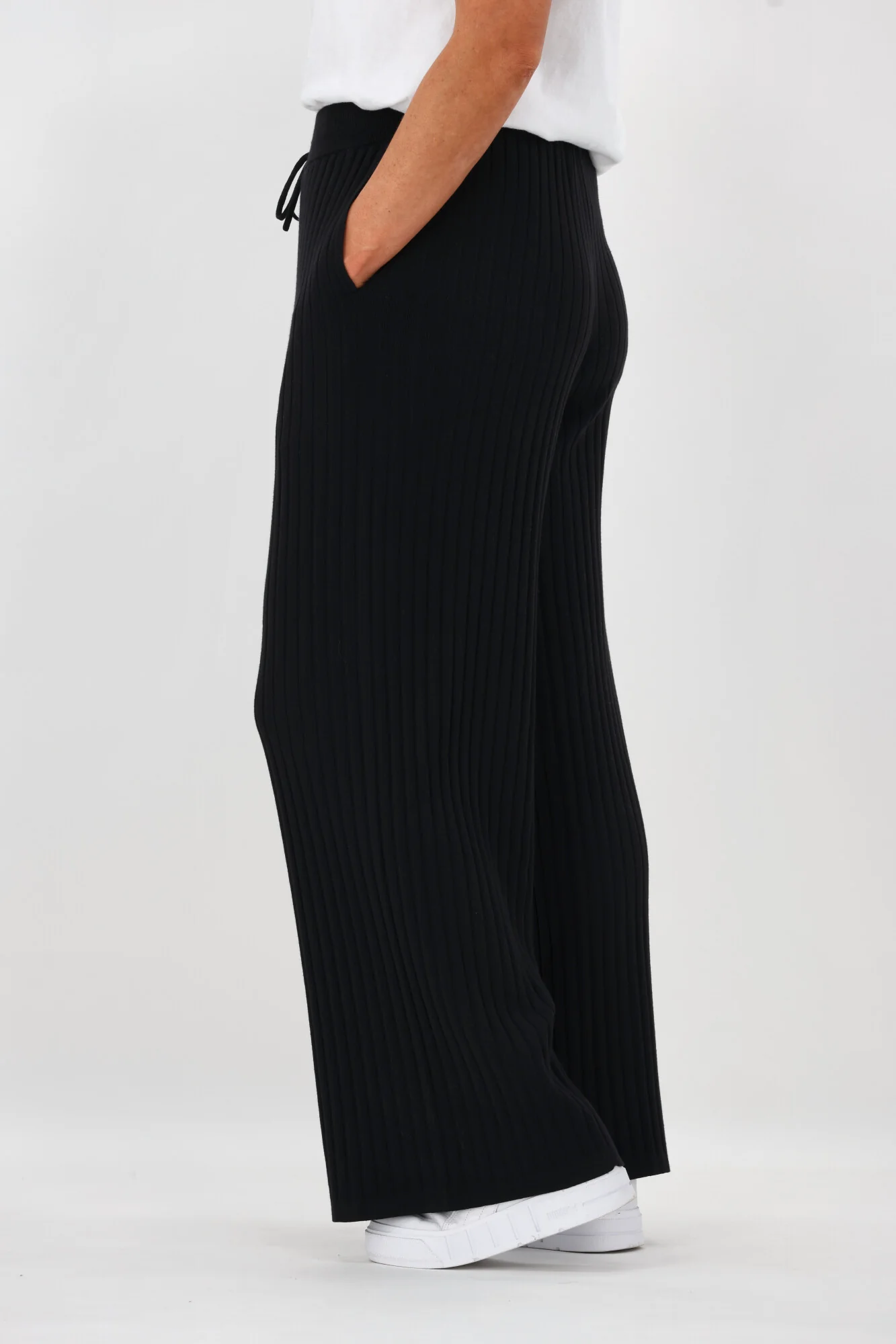 Shine On Label Sarcodia Rib Knit Pant Black - Image 8