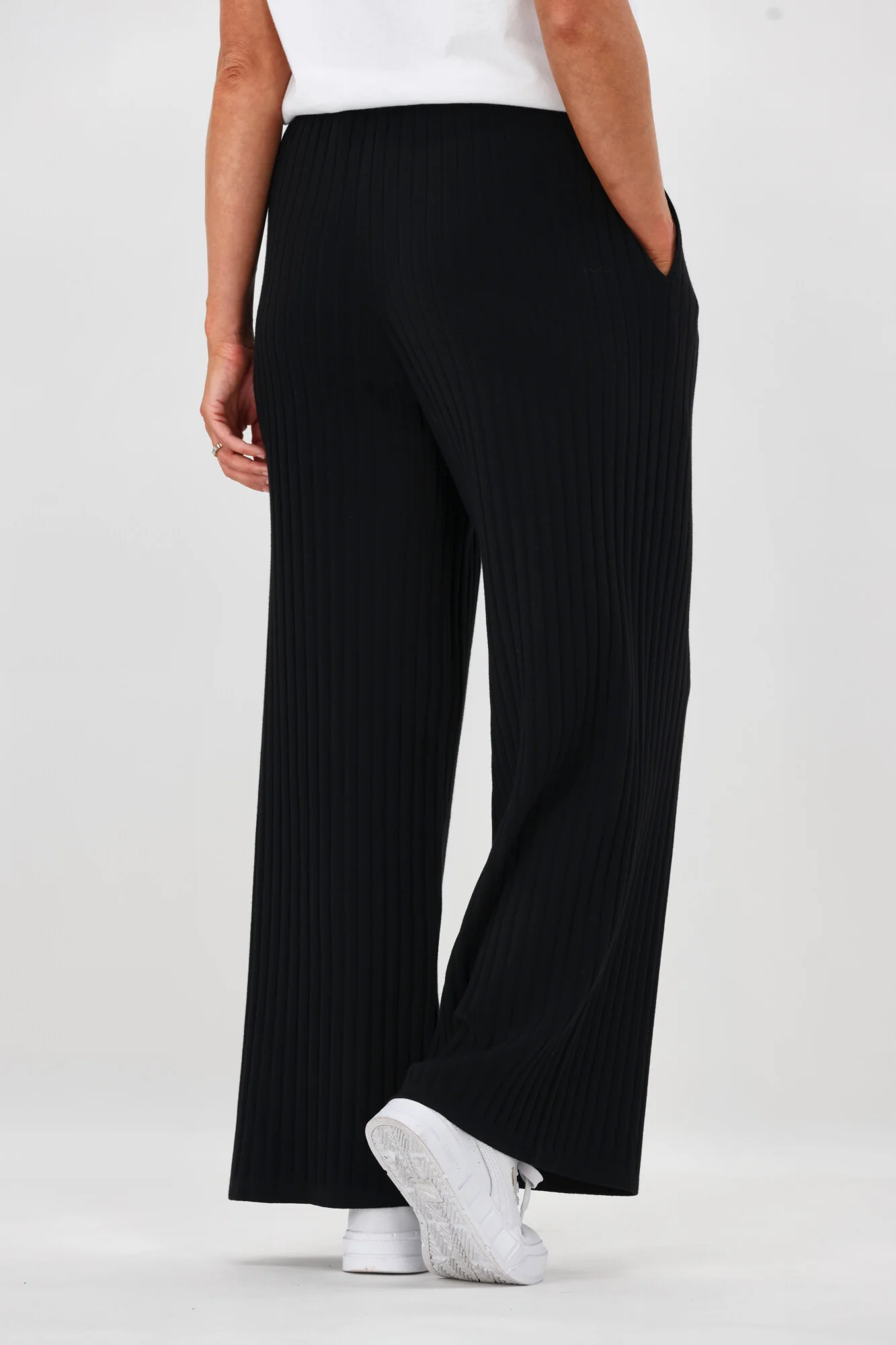 Shine On Label Sarcodia Rib Knit Pant Black - Image 9