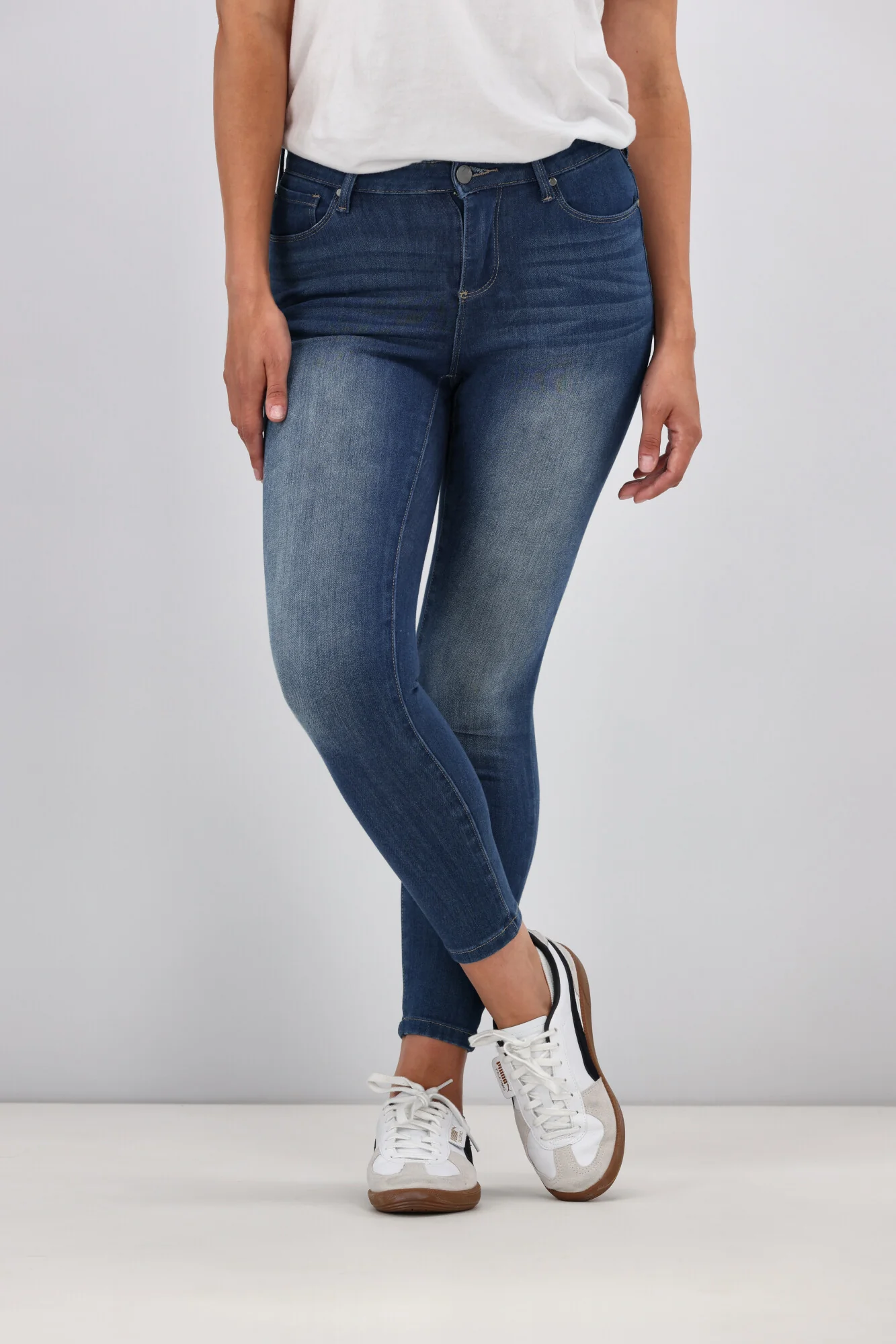 Shine On Label Sculpt Denim Cropped Jean True Blue Wash - Image 5