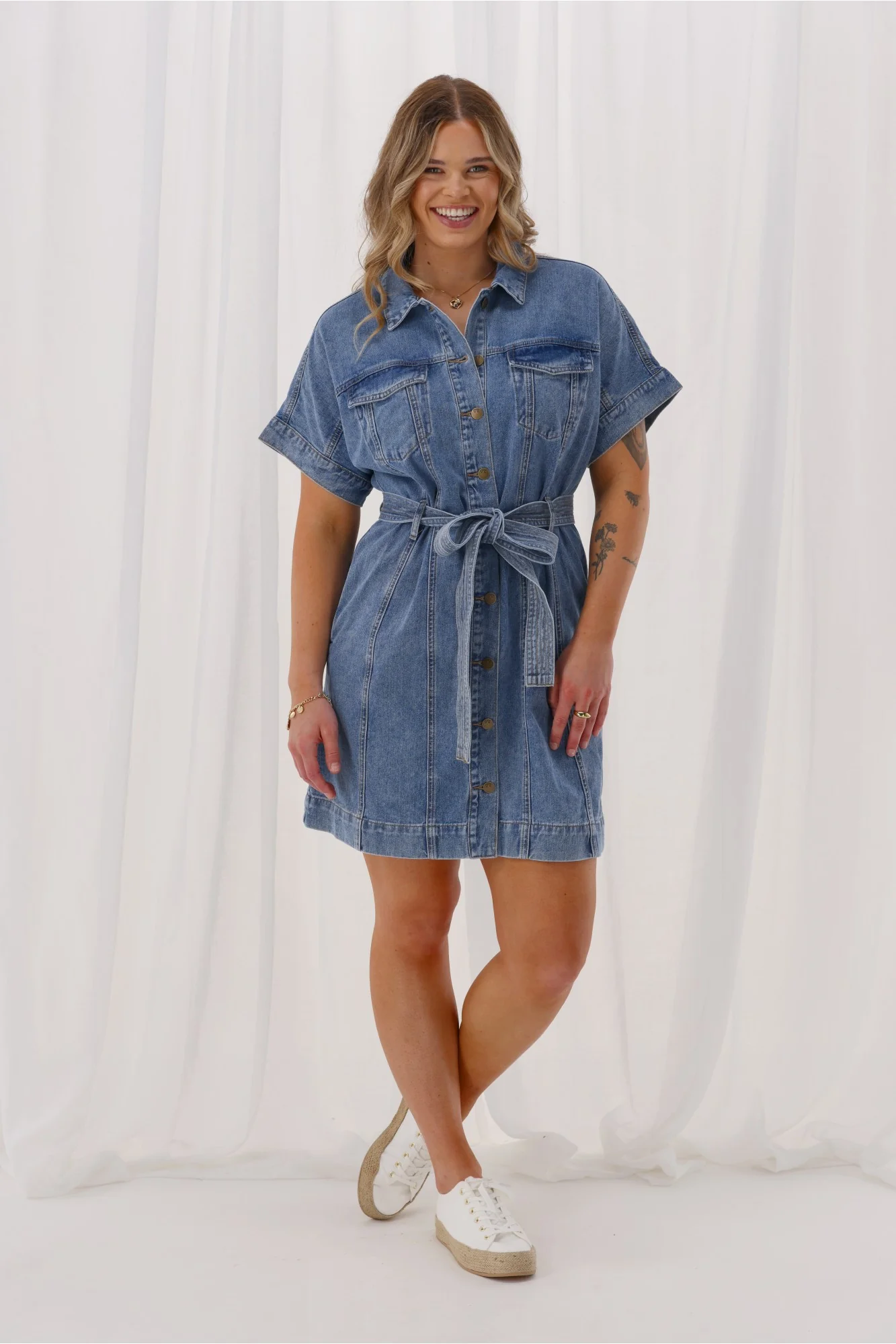 Shine On Label Sigourney Denim Belted Dress Washed Blue - Image 4