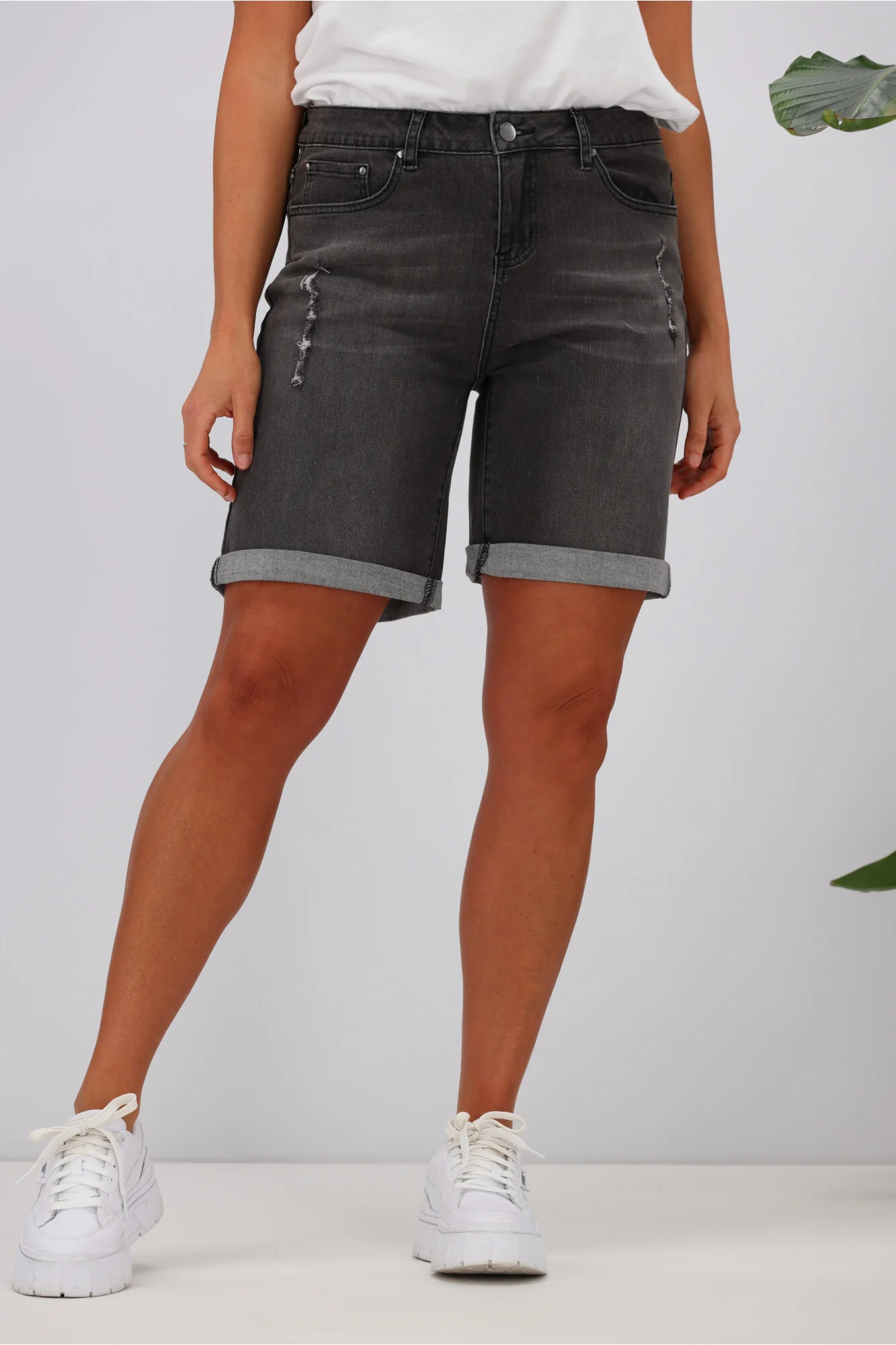 Shine On Label Boyfriend Shorts Washed Charcoal - Image 2