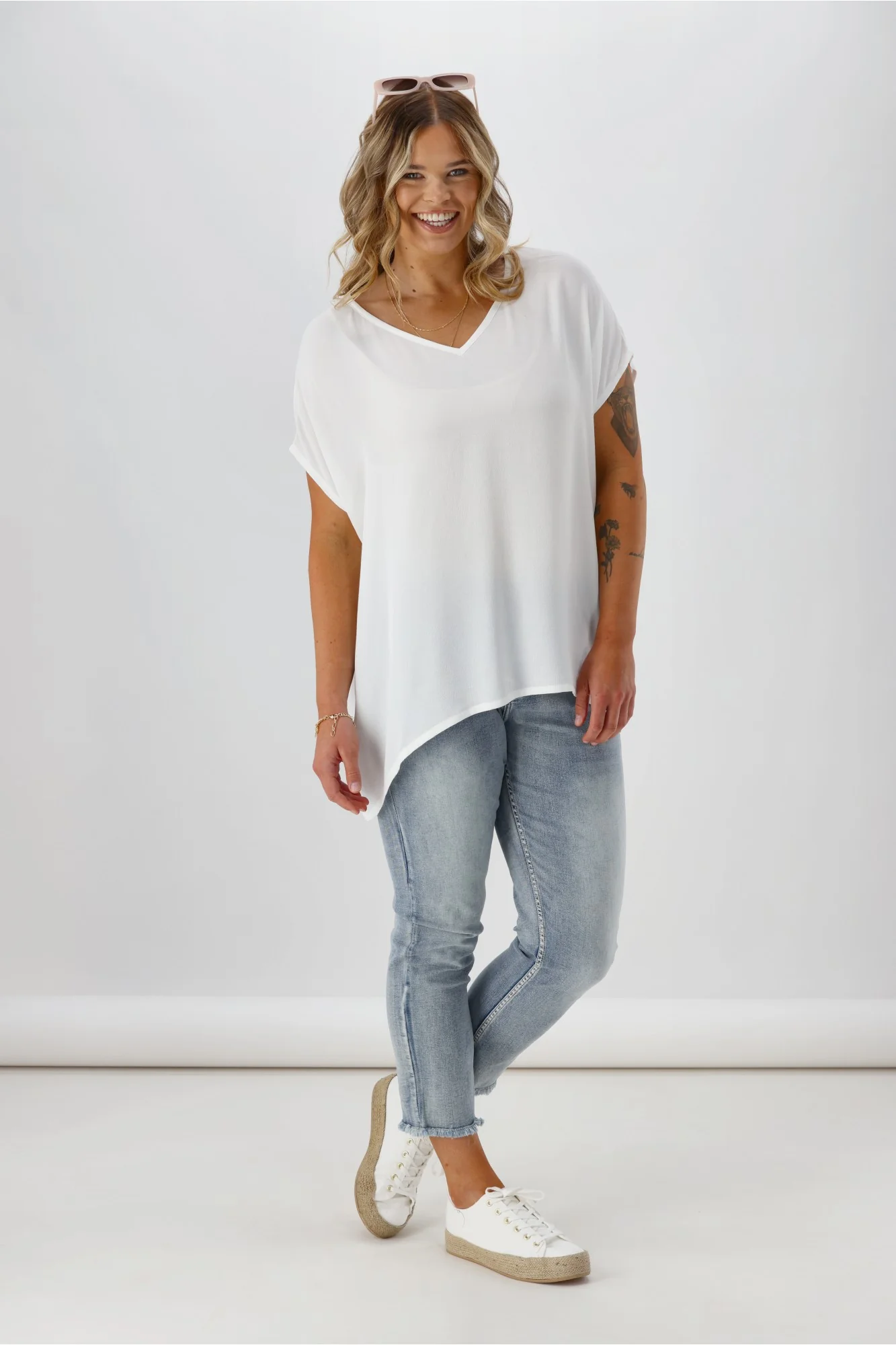 Shine On Label Summer Essential Drape V Neck Top White - Image 4
