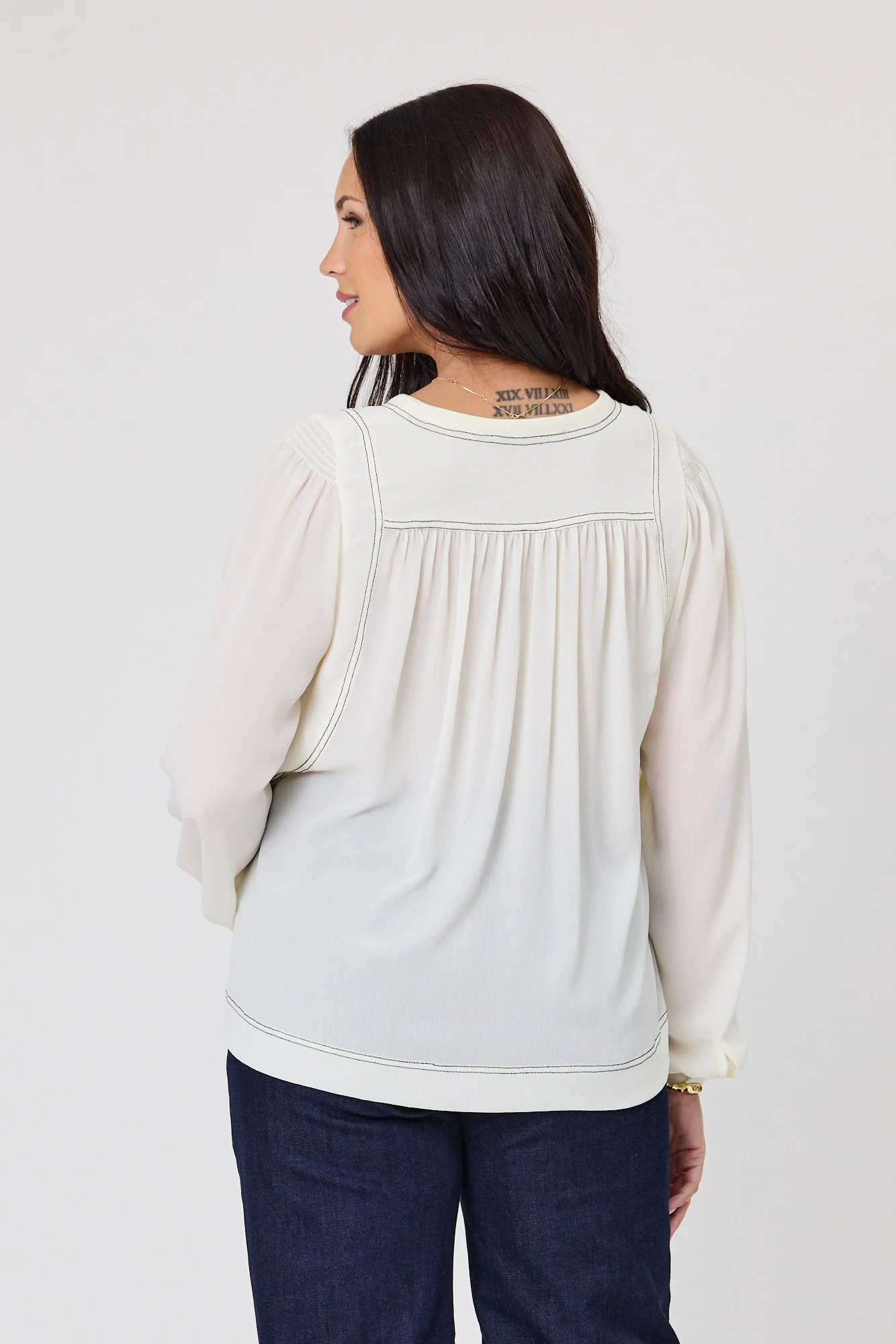 Shine On Label Tare Stitched Detail Top Ivory / Black Contrast - Image 4