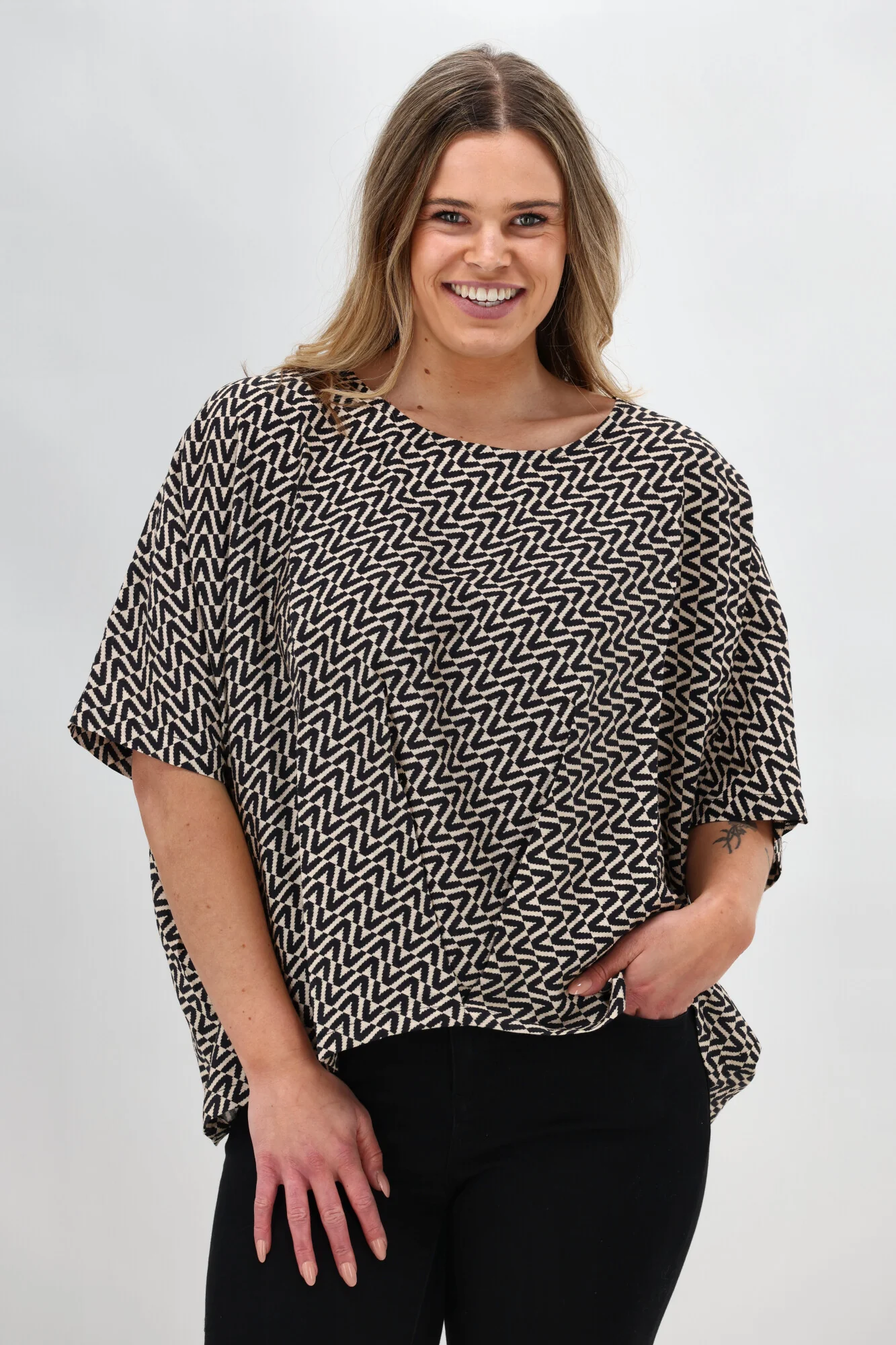 Shine On Label Tui Tuck Front Oversize Top Black Natural Geo
