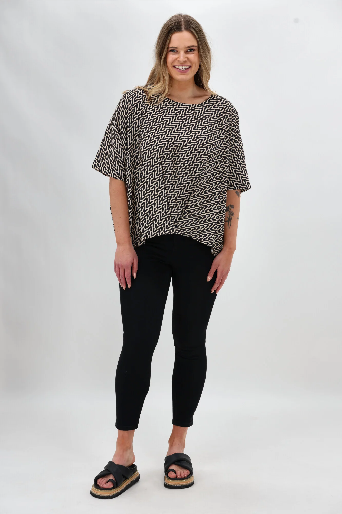 Shine On Label Tui Tuck Front Oversize Top Black Natural Geo - Image 4