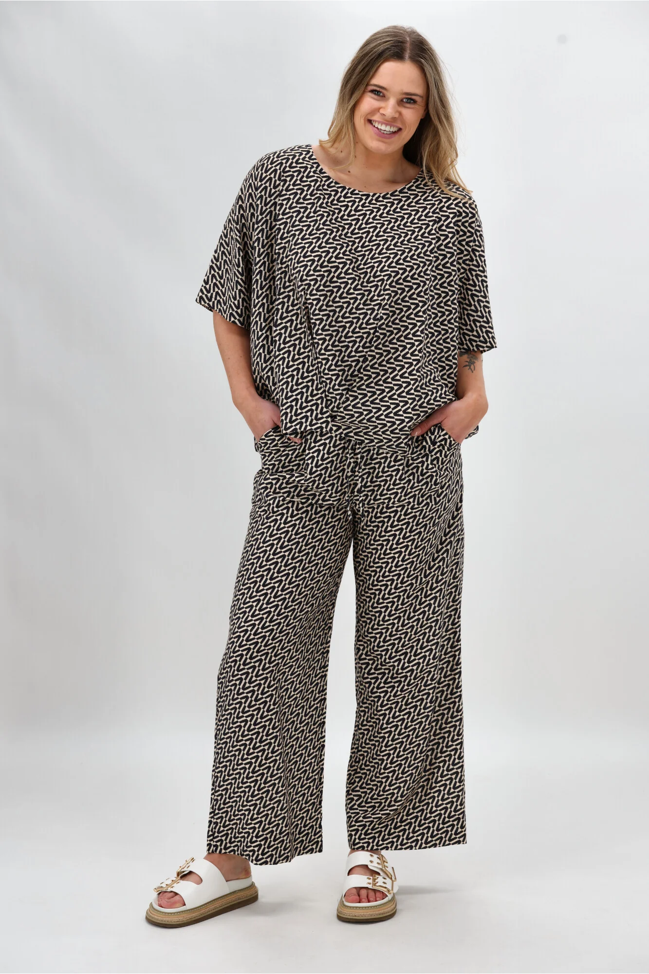 Shine On Label Tui Tuck Front Oversize Top Black Natural Geo - Image 5