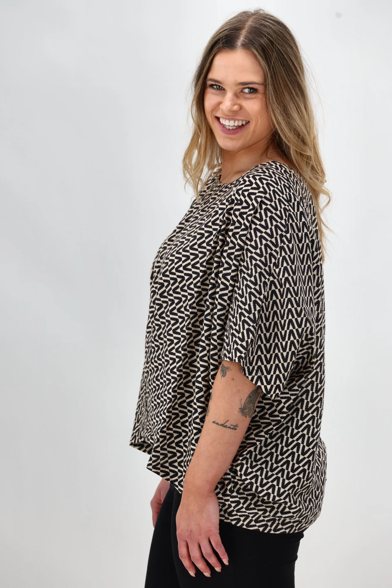 Shine On Label Tui Tuck Front Oversize Top Black Natural Geo - Image 6